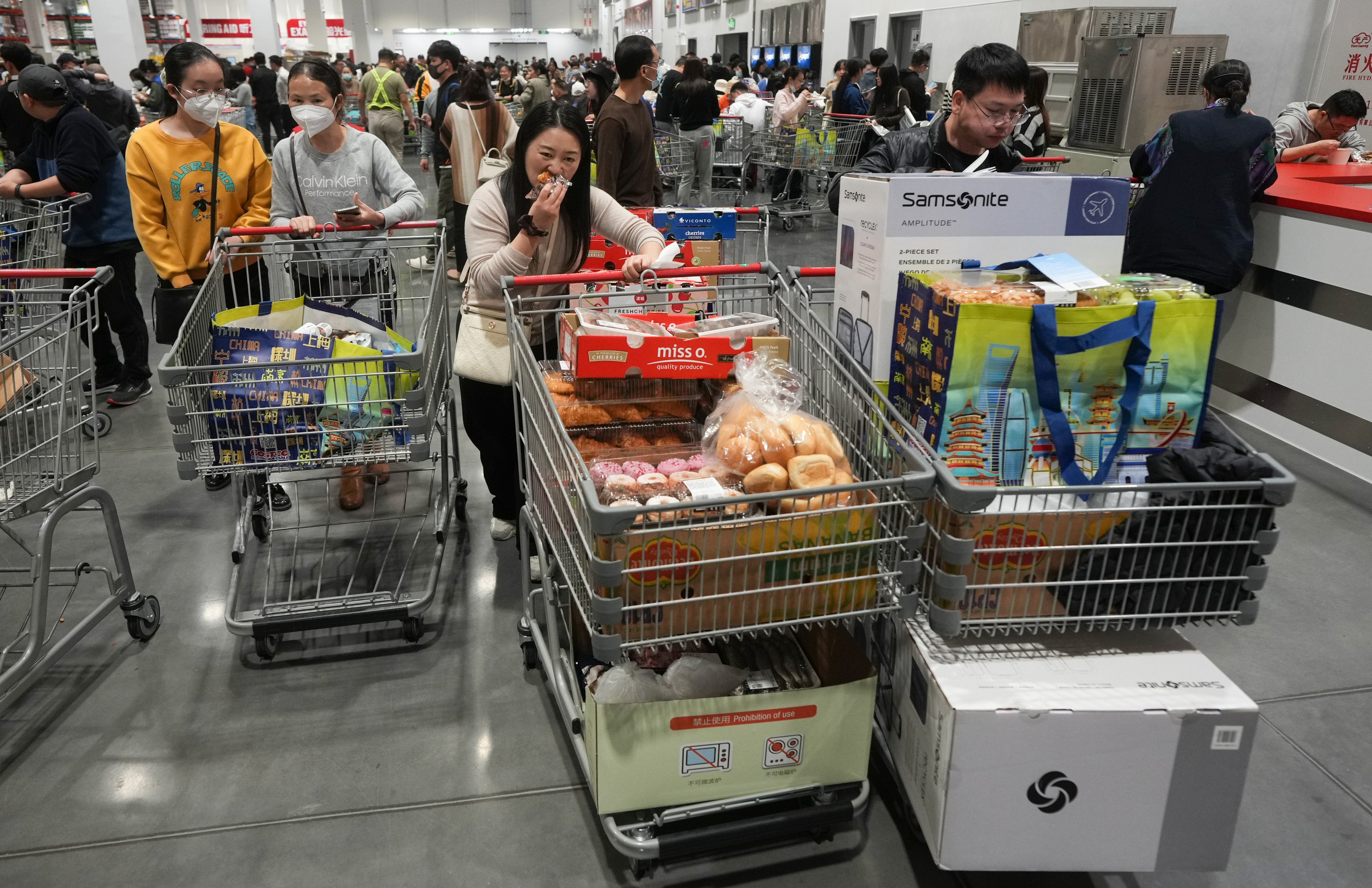 Deep Dive: Shenzhen's megastores attracting shoppers eager for bargains –  can Hong Kong retailers compete? - YP