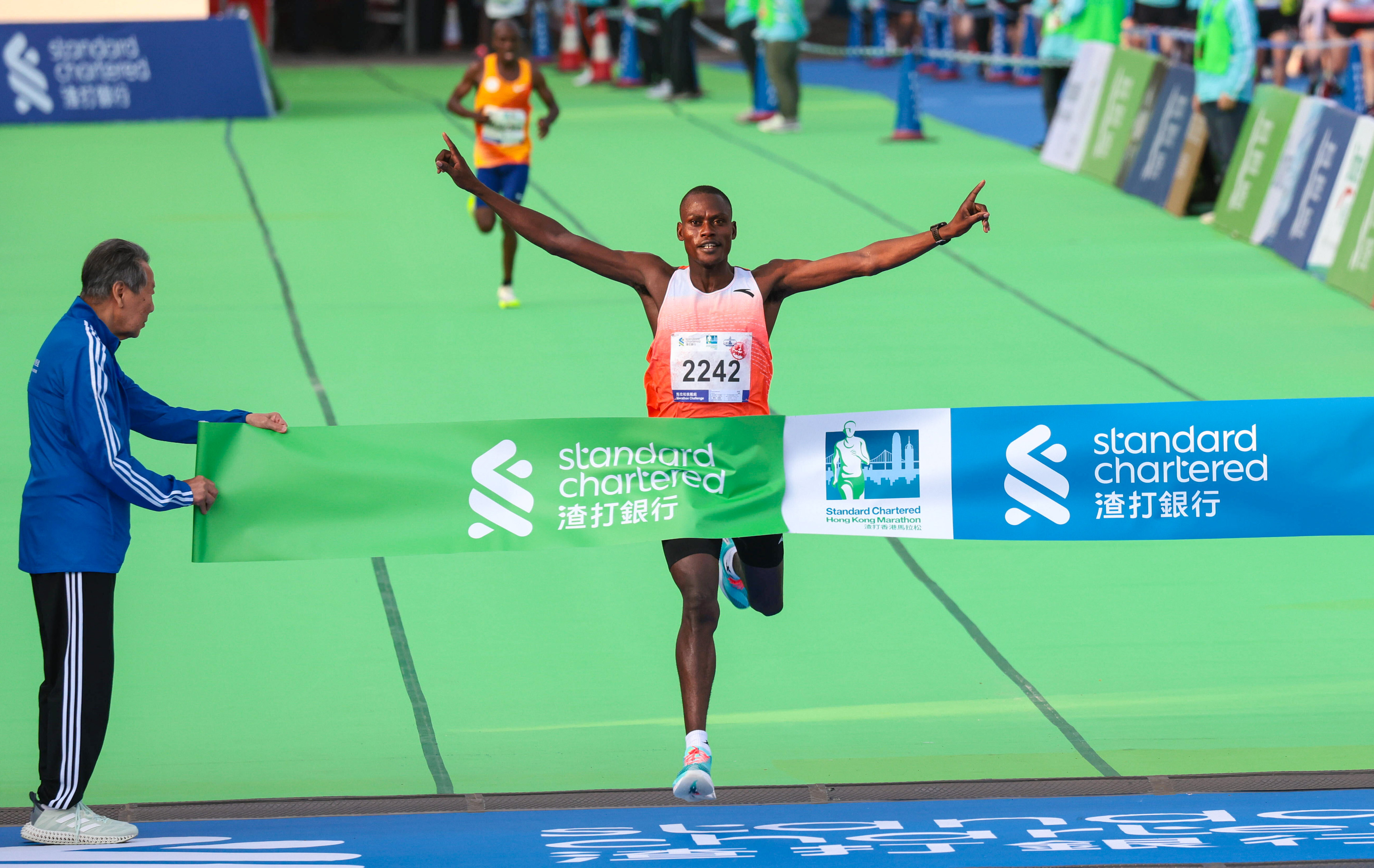 Kenya’s Anderson Seroi wins the 2024 Standard Chartered Hong Kong Marathon. Photo: May Tse