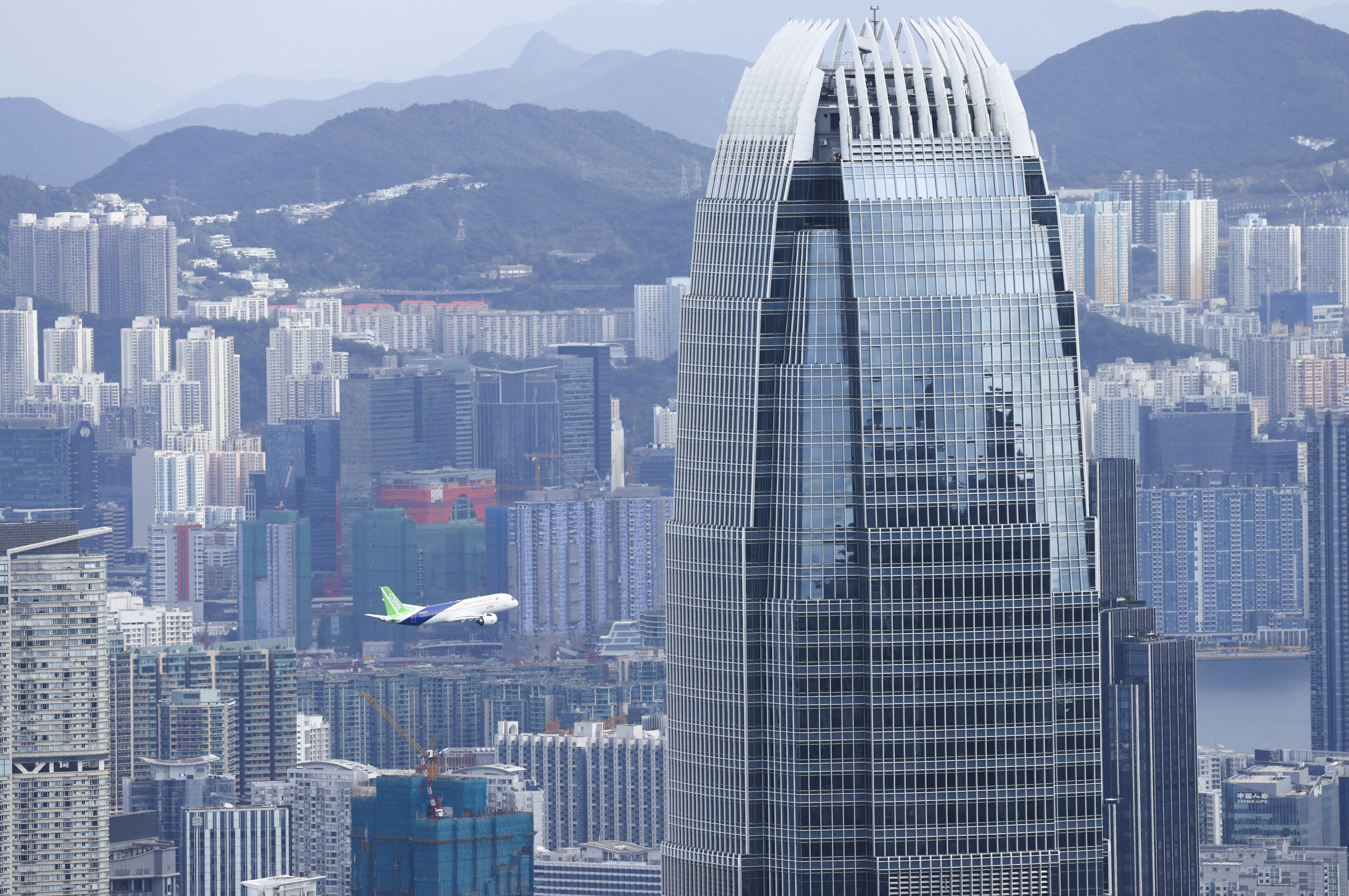 Falling office rents in Hong Kong are providing tenants a chance to upgrade to premium towers such as Two IFC. Photo: Dickson Lee
