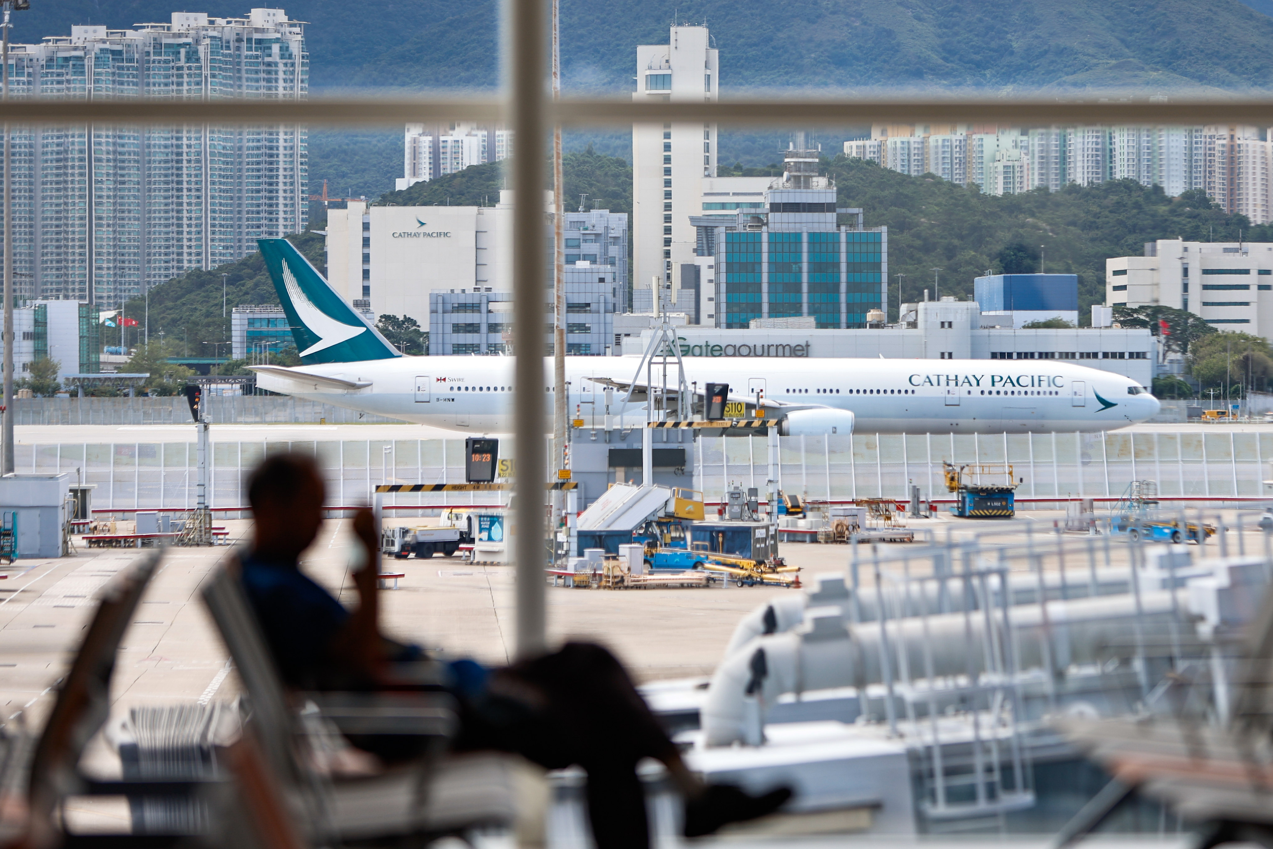 Hong Kong airport’s third runway will be funded by a retail bond. Photo: ZUMA Press Wire/dpa