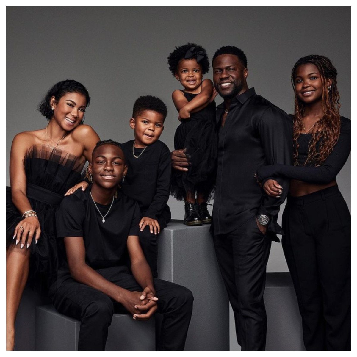 Did you know that famed comedian Kevin Hart (second from right) has four kids? Photo: @kevinhart4real/Instagram
