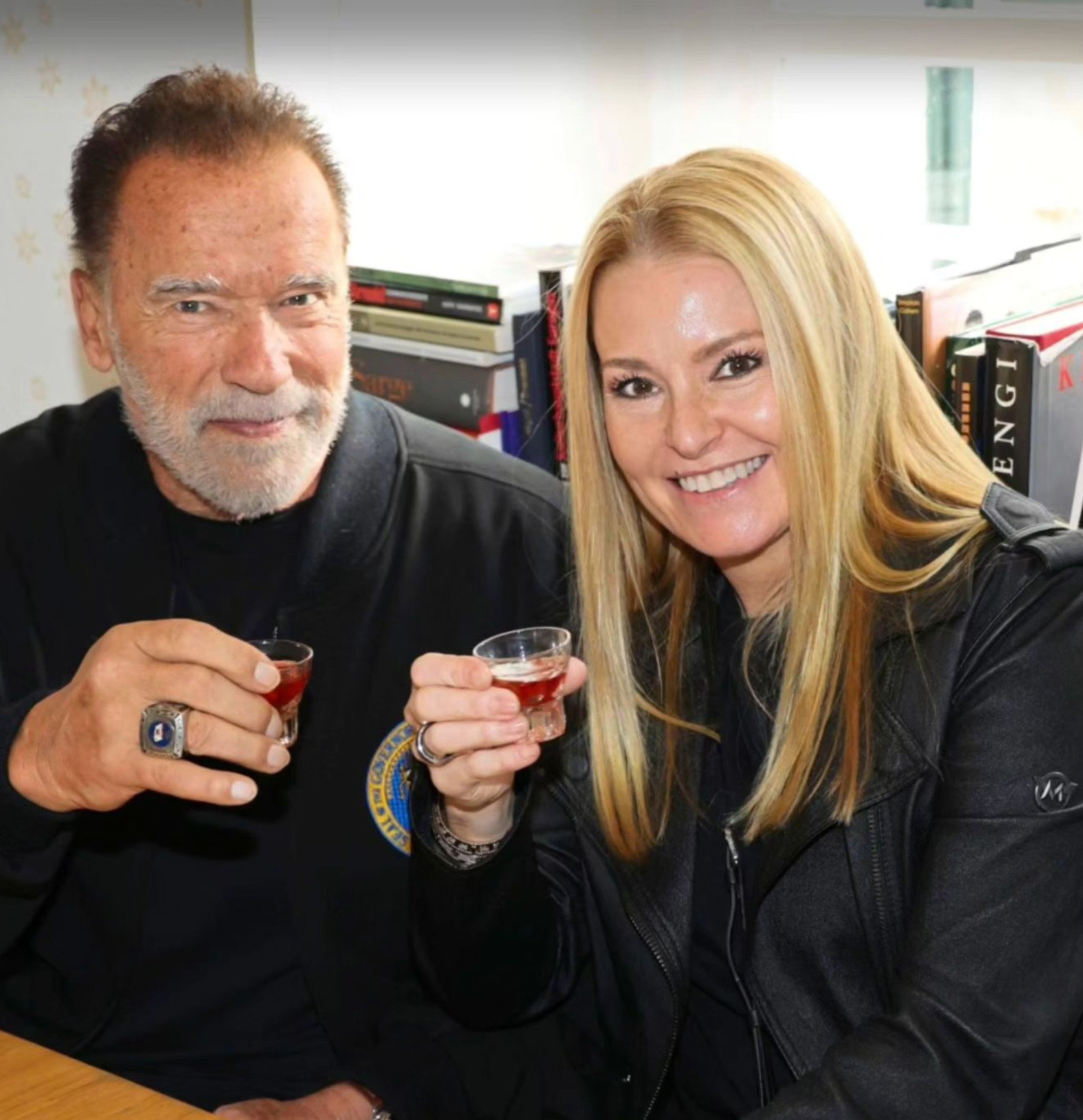 Arnold Schwarzenegger
and his girlfriend Heather Milligan. Photo: @schwarzenegger_film_props/Instagram