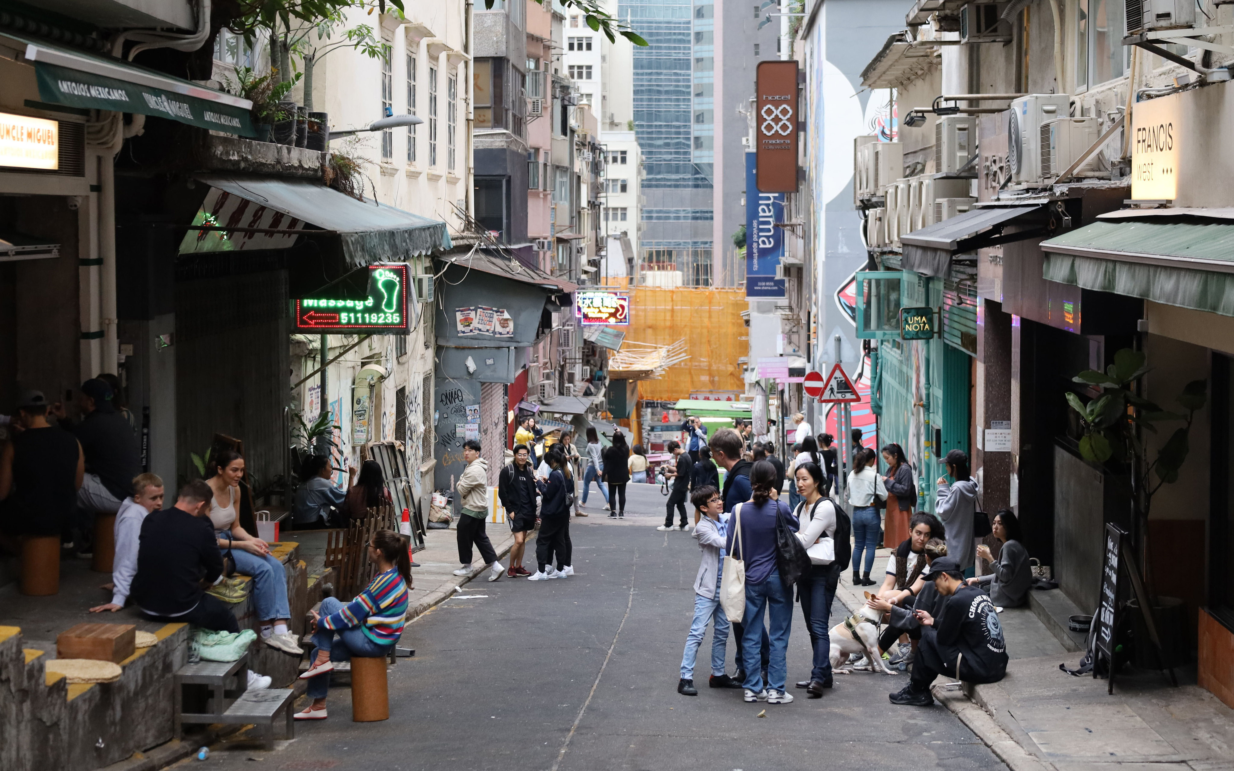 Locals and visitors visit Peel Street in Central. The coming tourism sector blueprint was announced in Chief Executive John Lee Ka-chiu’s policy address last October. Photo: Wynna Wong