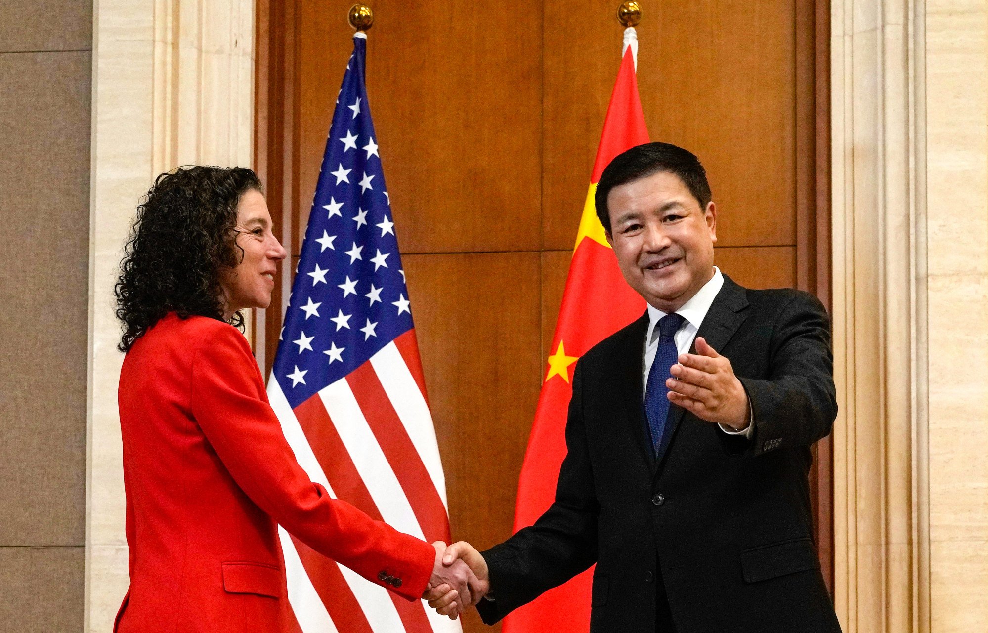 China y Estados Unidos prometen una cooperación más estrecha para combatir la crisis del fentanilo en Estados Unidos