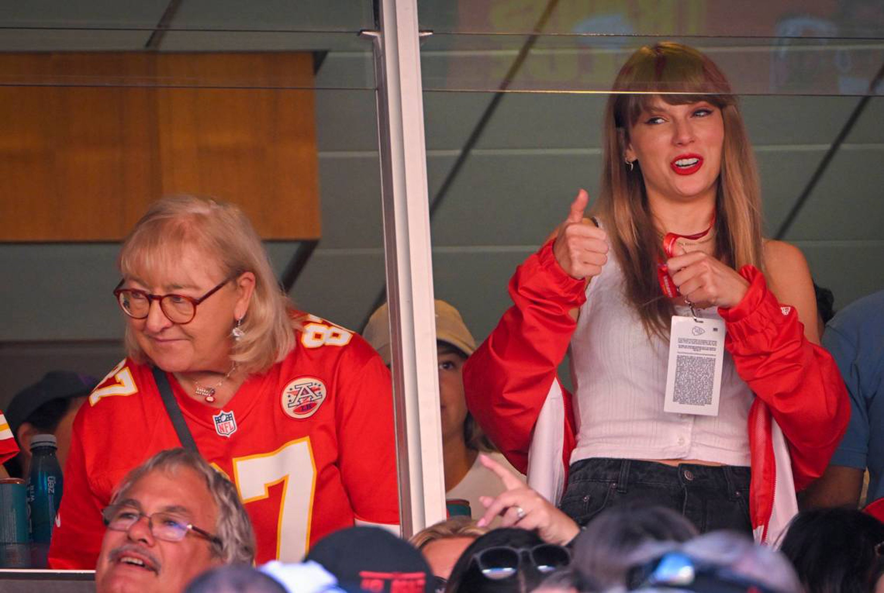 Donna Kelce (left), mother of the Kansas City Chiefs tight end Travis Kelce, watched the game with pop superstar Taylor Swift (right) in September 2023. Photo: Kansas City Star/TNS