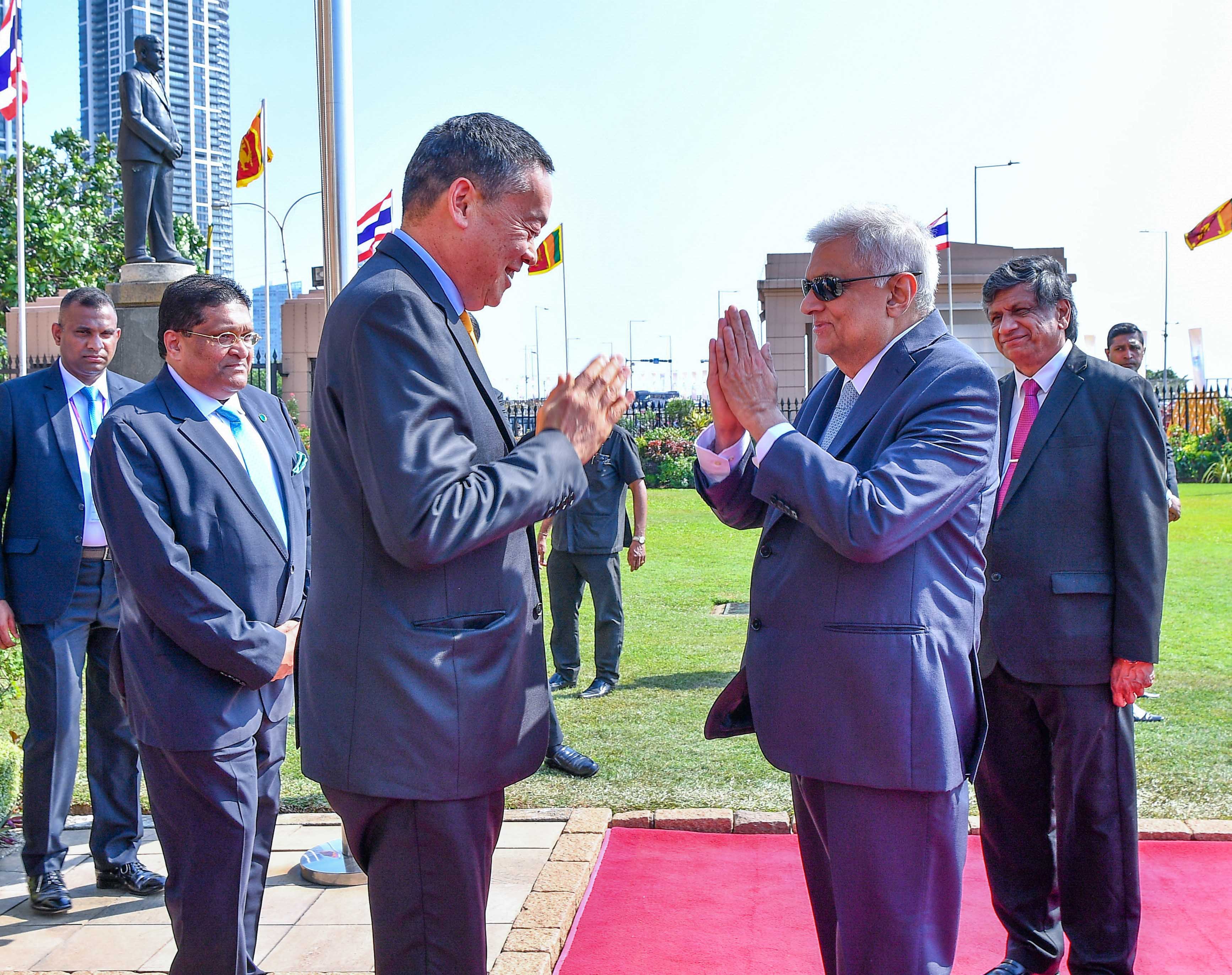 Sri Lankan President Ranil Wickremesinghe (right) welcomes Thailand’s Prime Minister Srettha Thavisin  in Colombo on February 3. Photo: EPA-EFE