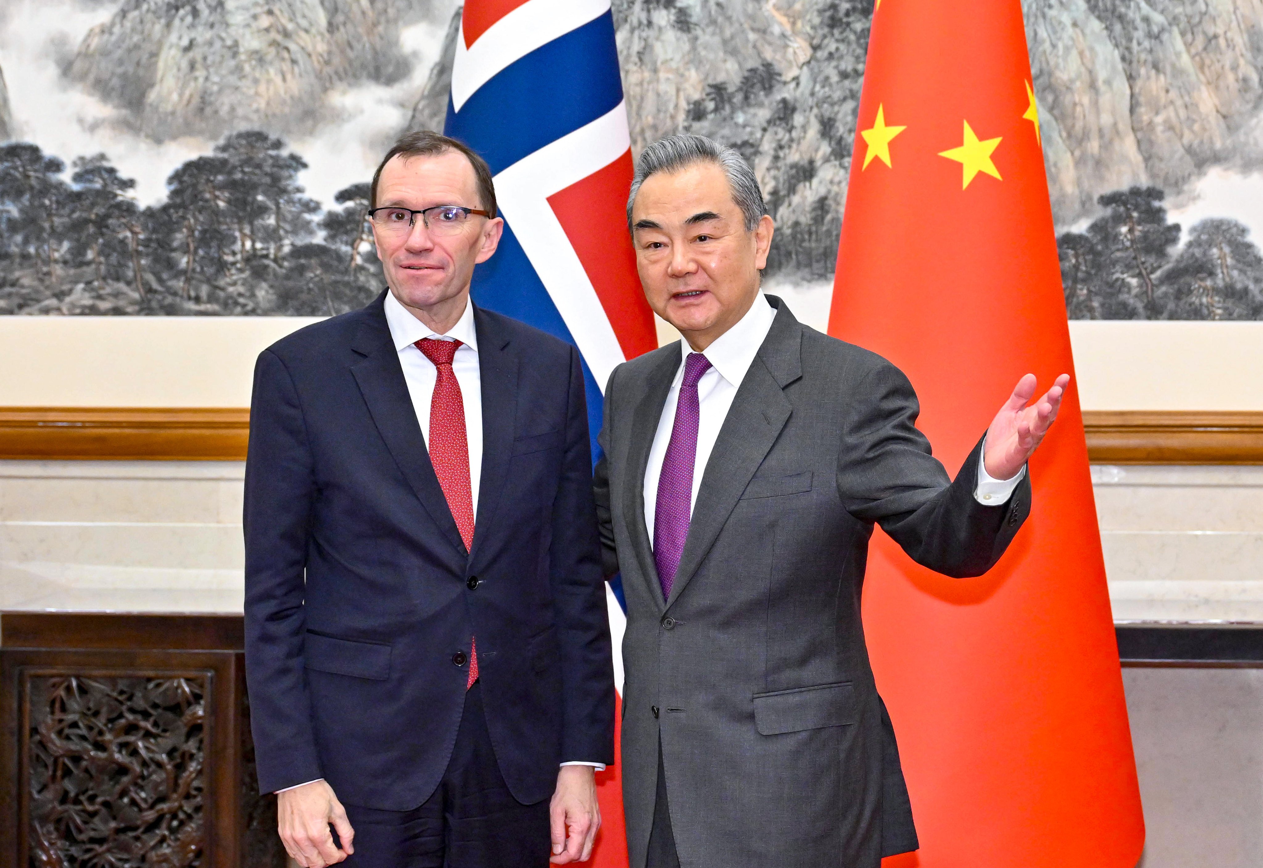 Chinese Foreign Minister Wang Yi and his Norwegian counterpart Espen Barth Eide have urged all parties to  work together to prevent the Gaza conflict from spilling over and for the “immediate release of all detained persons”, according to a statement from Beijing.  Photo: Xinhua