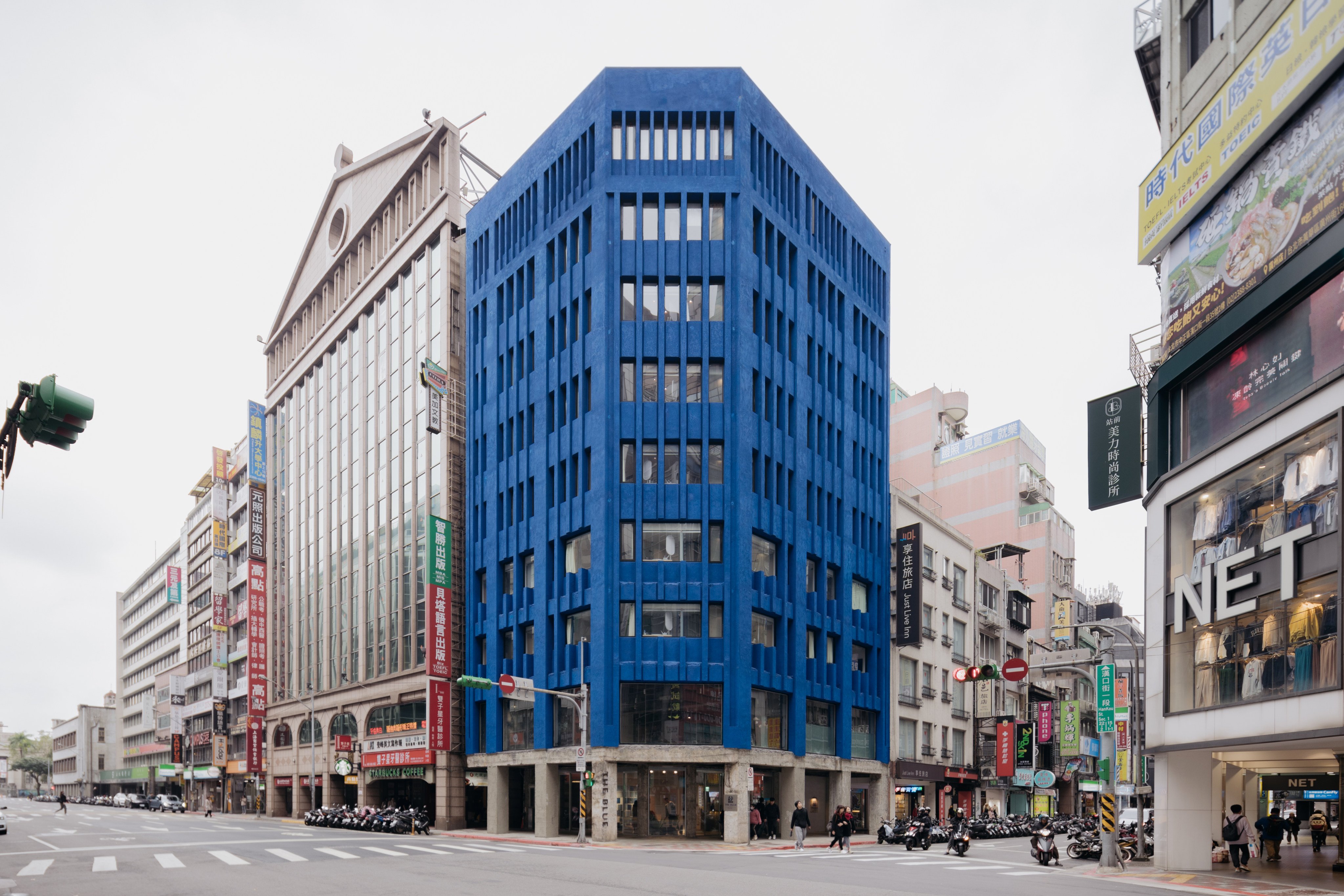 The Blue, in Taipei, by Spheron Architects. Its designers talk about conceiving the hotel according to Emotionalist principles they set out in a manifesto that calls for architecture to counter an “ever-digitising world” where they fear humans are losing control. Photo: Yu Zhi Lin