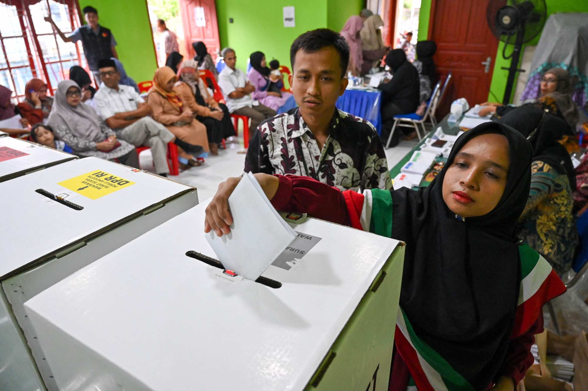 Indonesia election 2024 polls close in 3way race Prabowo Subianto is