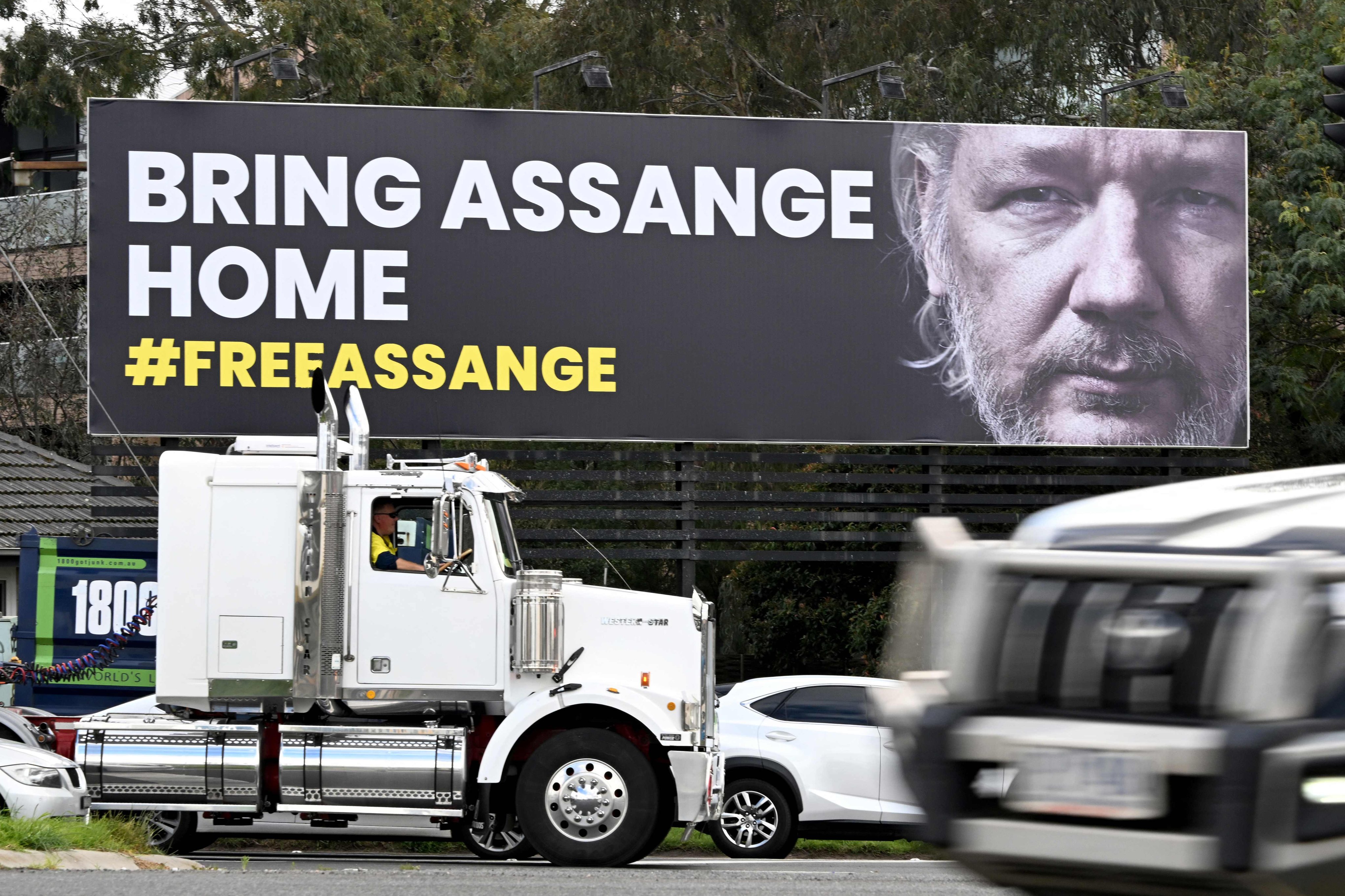 A giant hoarding in Melbourne calling for the release of WikiLeaks founder Julian Assange is seen on September 5, 2023. Photo: AFP 