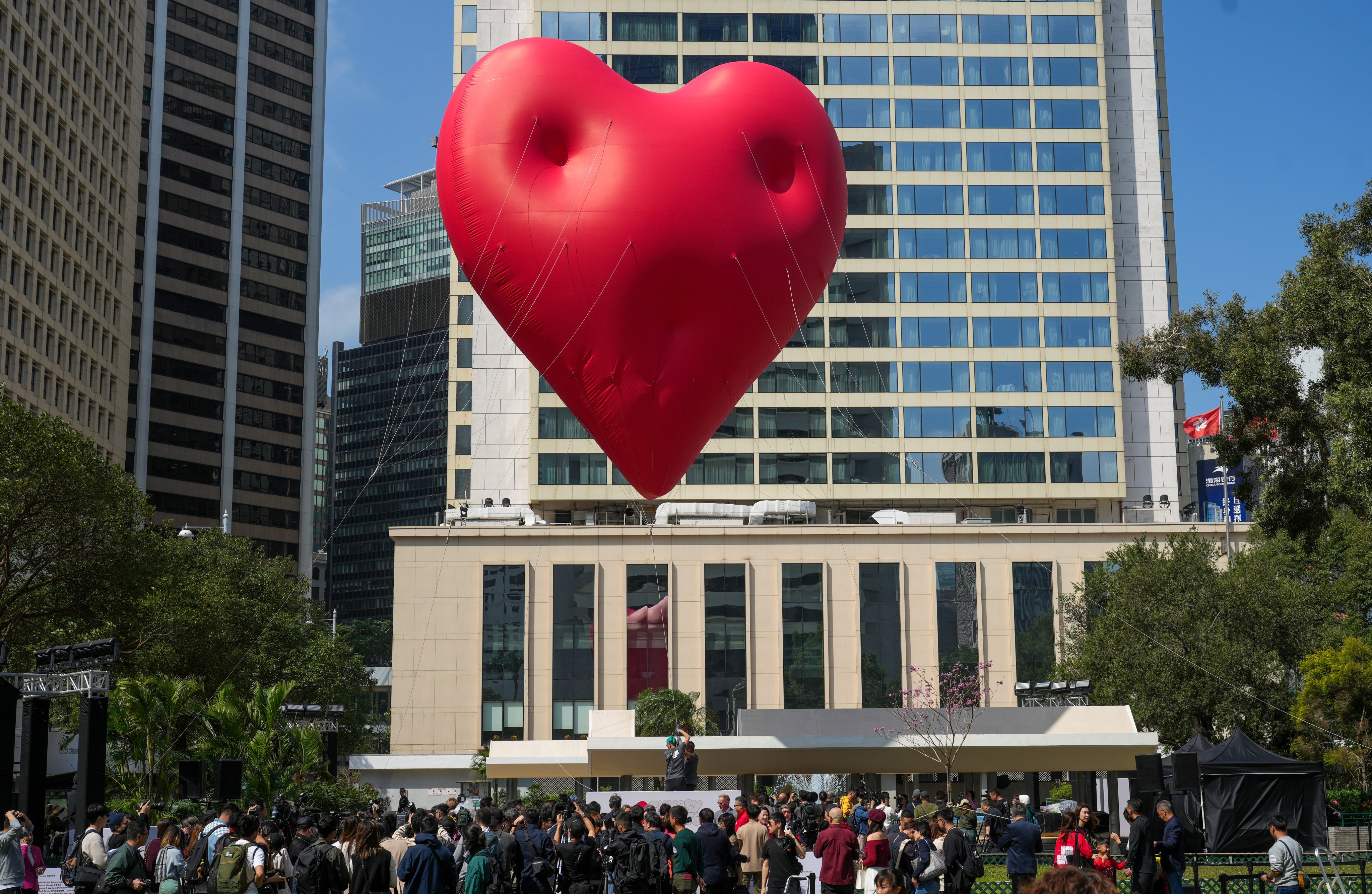 A massive “Chubby Heart” on display in Central’s Statue Square. Photo: Sam Tsang