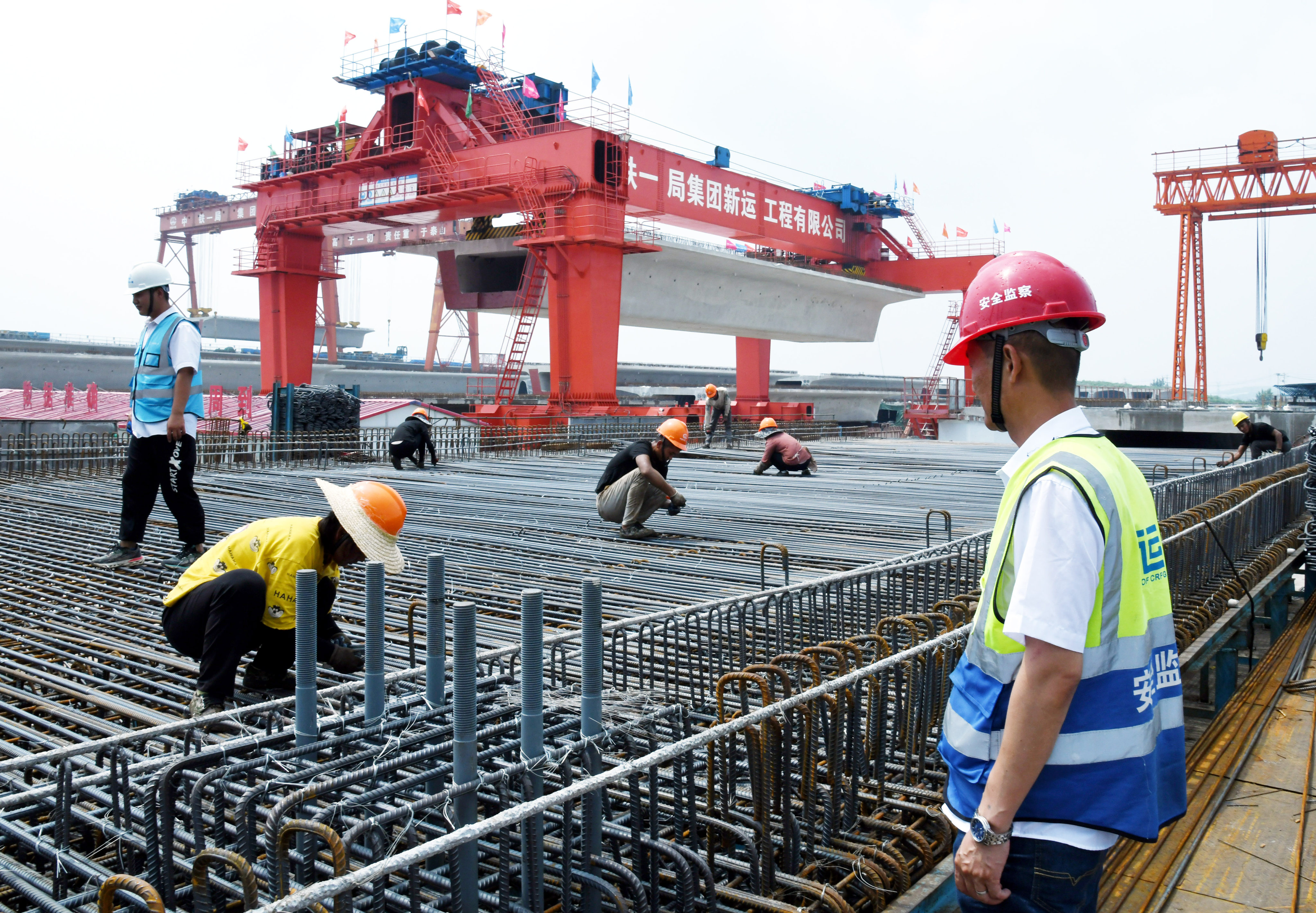 One of the world’s top makers of construction machinery has released figures pointing to a potential slowdown in Chinese infrastructure projects. Photo: Xinhua