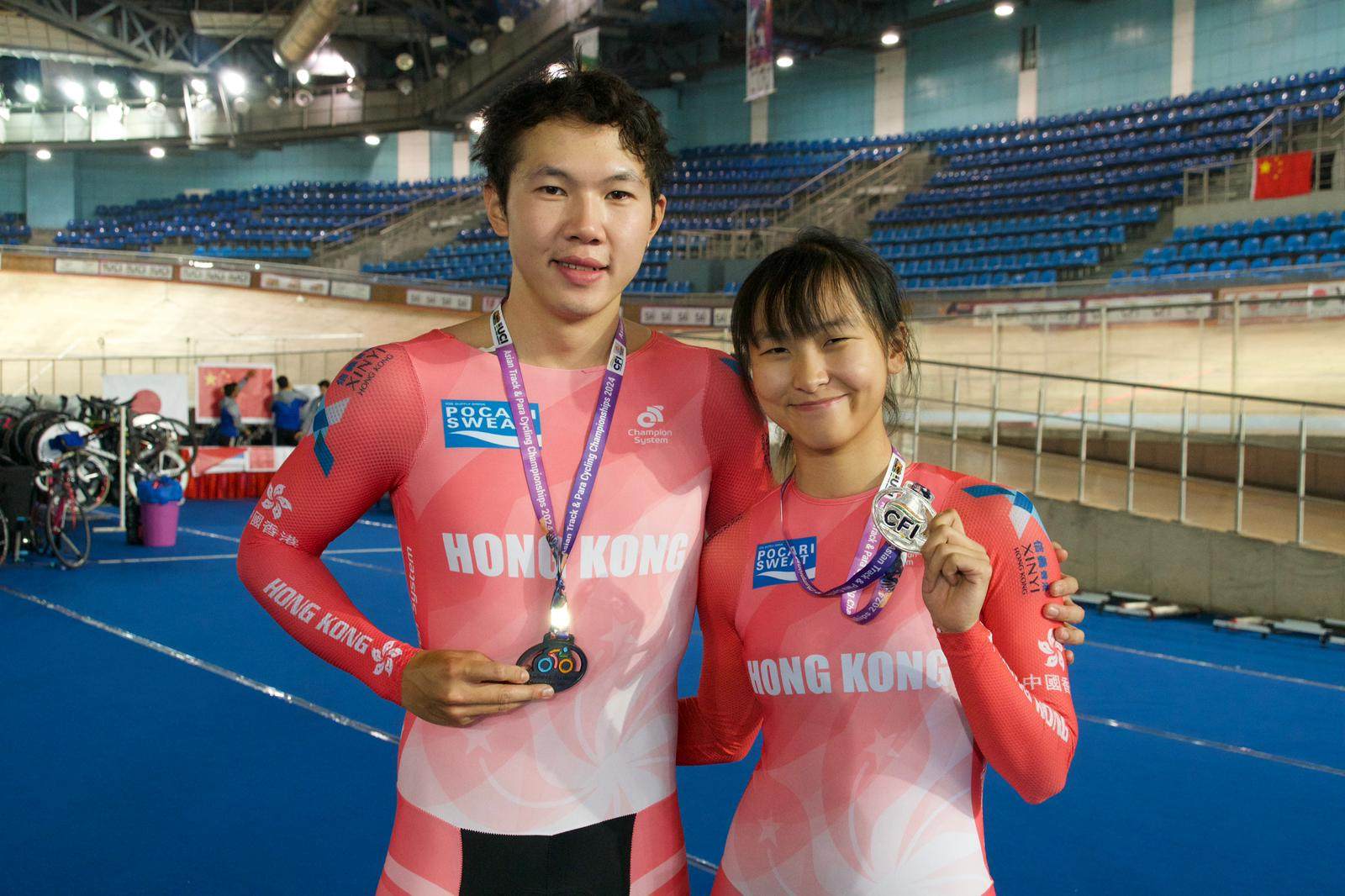 Ng Pak-hang (left) and Ceci Lee with their medals at the Asian Track Cycling Championships in Delhi. Photo: Handout