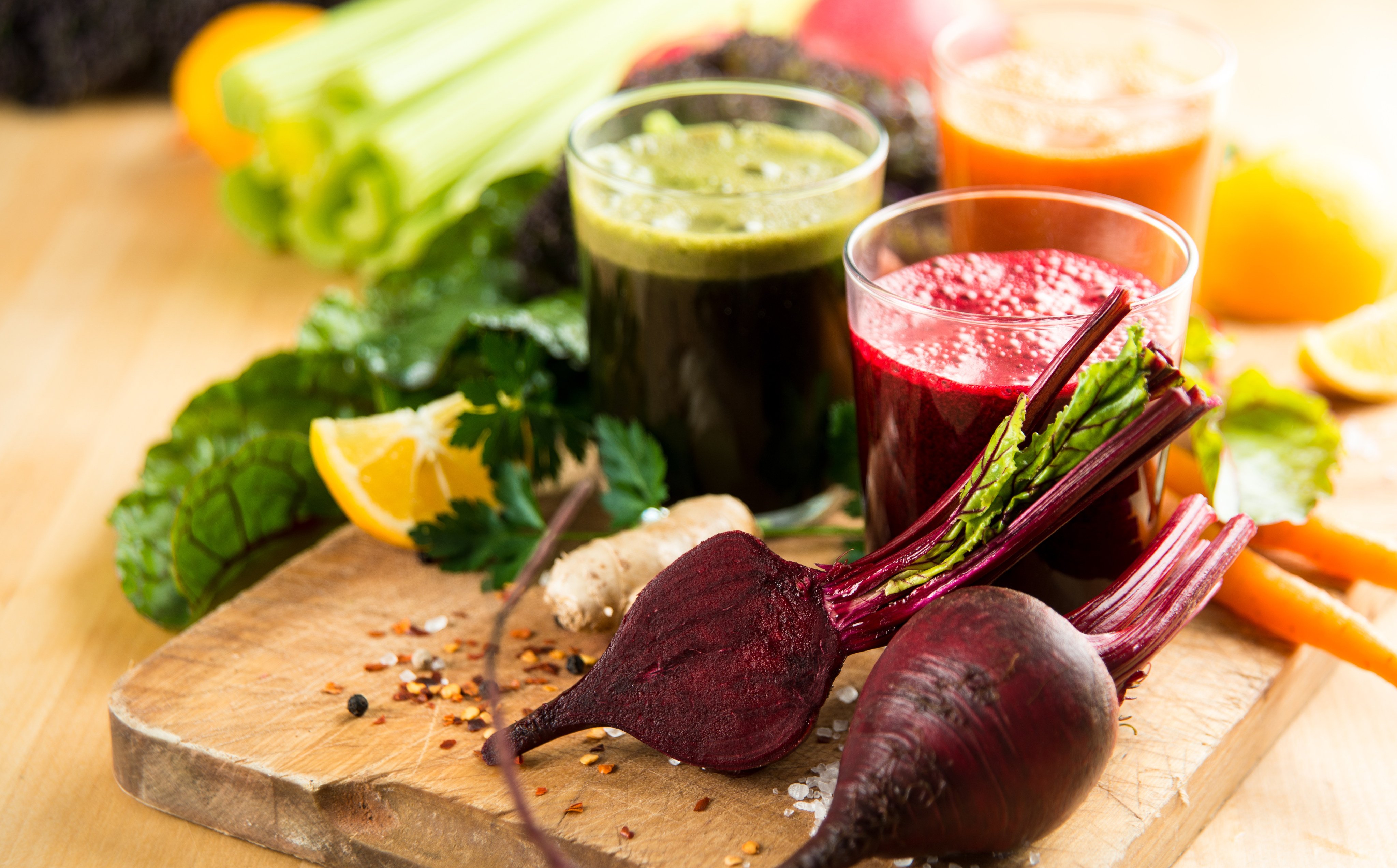 Juices provide the body with many vitamins, minerals and fibre and are easy to digest, lightening the bowels’ workload. Photo: Shutterstock