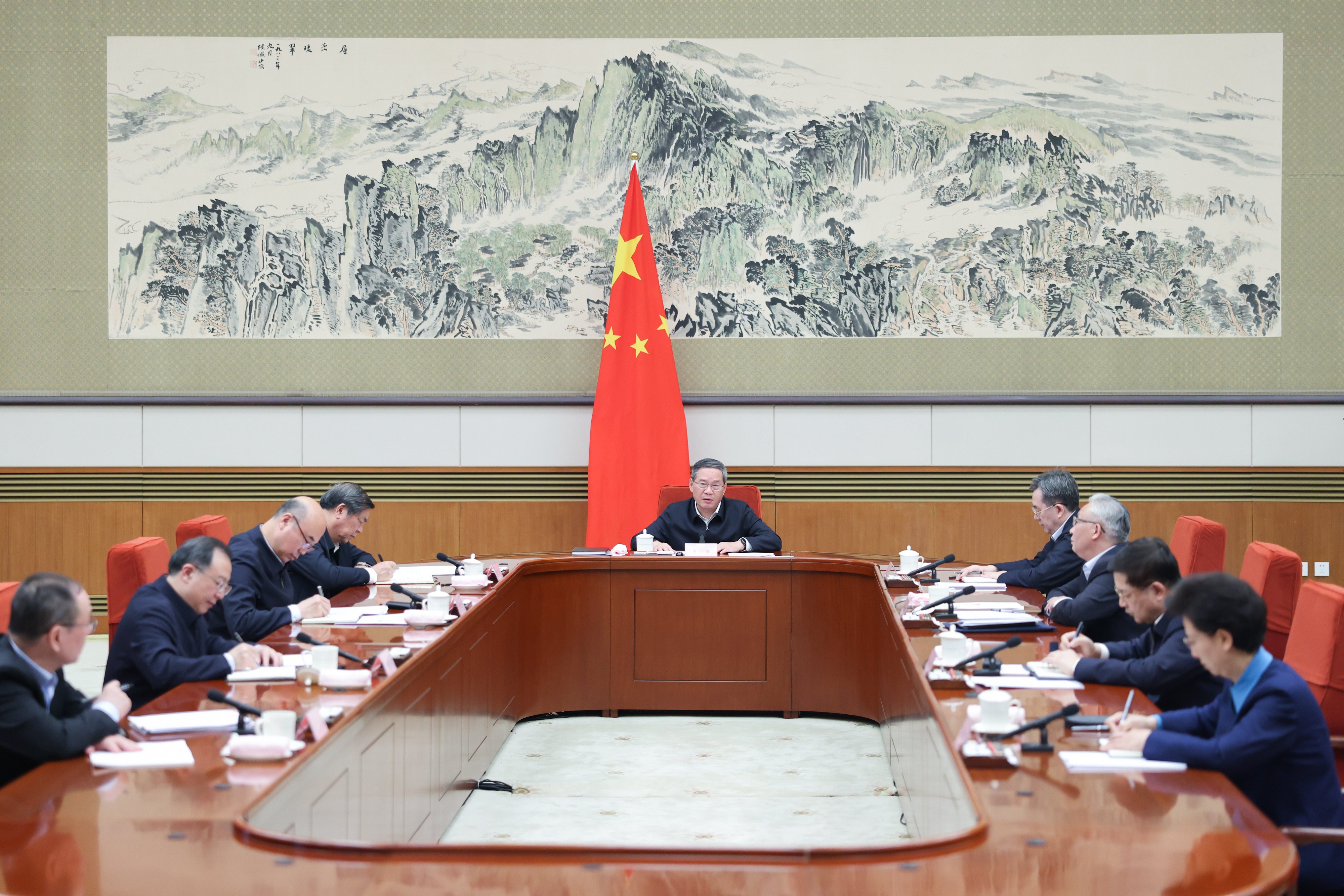 Premier Li Qiang chairs a themed study session of the State Council on Monday. Photo: Xinhua