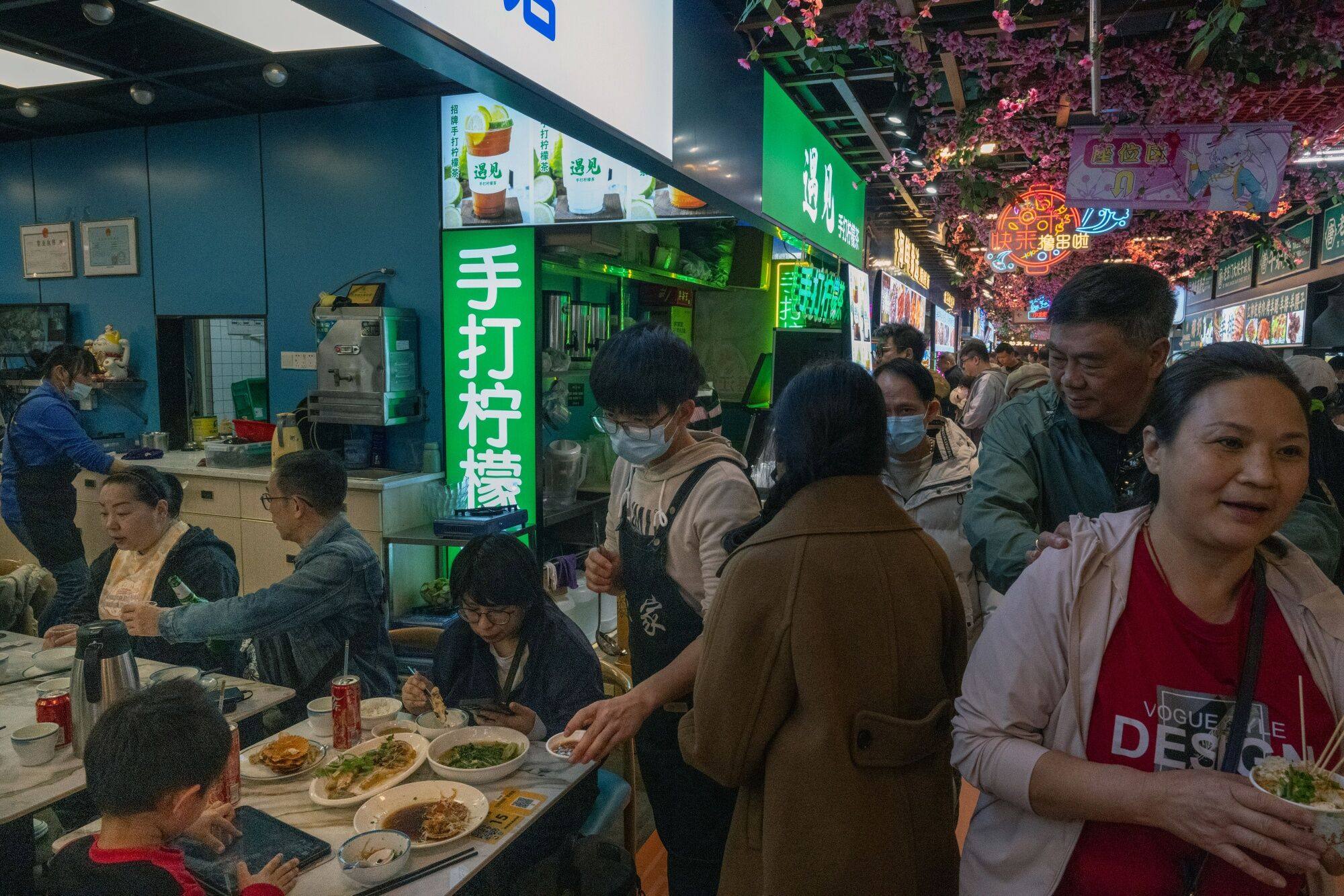 An economic adviser to China’s central government has encouraged fiscal expansion to boost consumption and fuel growth. Photo: Bloomberg