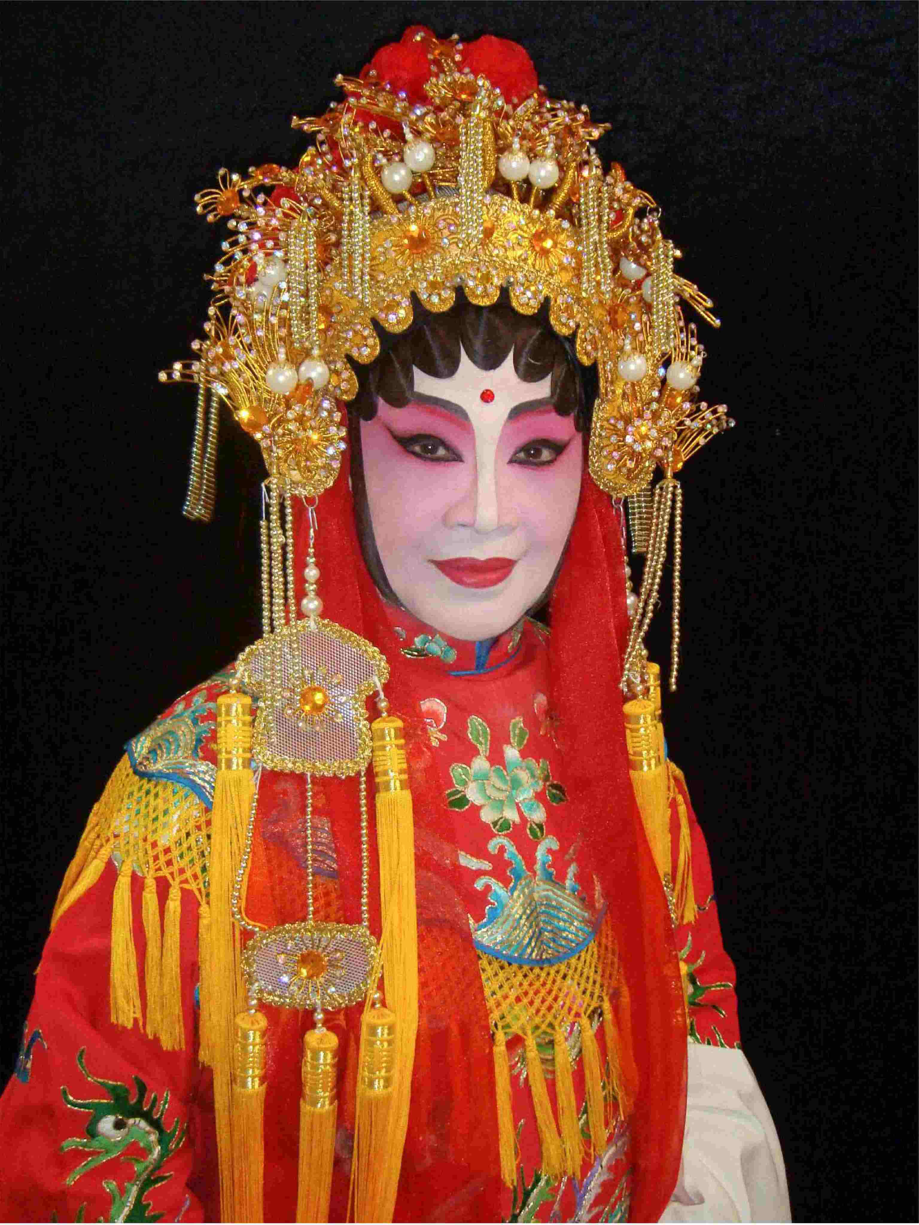 Veteran Cantonese opera performer and make-up artist Leong Yee-lin will host Cantonese opera make-up workshops as part of a diverse programme of events at Hong Kong’s inaugural WestK FunFest. Photo: courtesy of West Kowloon Cultural District Authority