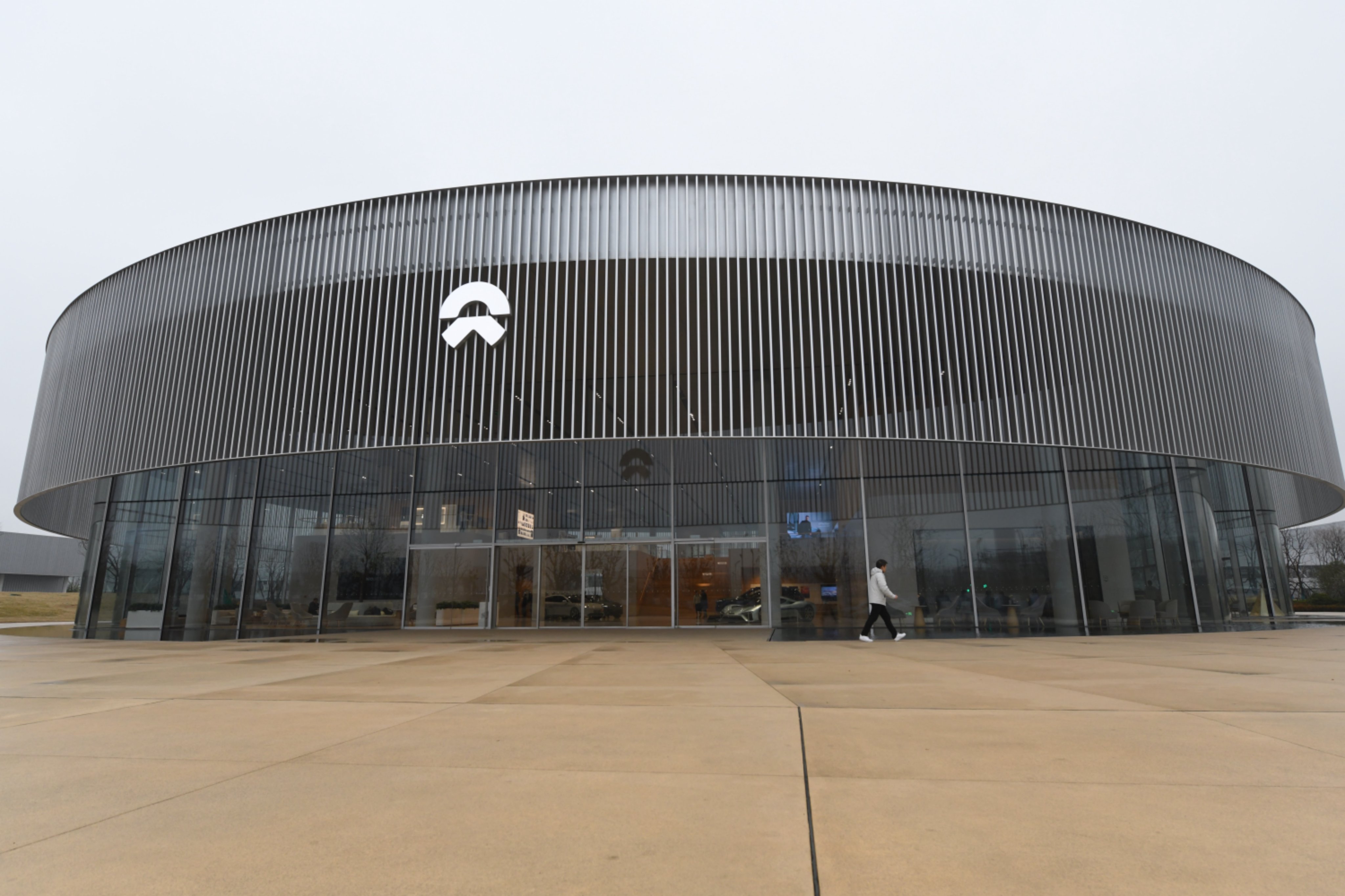 A Nio experience center in Hefei, Anhui province. Unlike domestic rivals such as BYD and Xpeng, Nio always keeps the prices of its cars unchanged and is not expected to take part in a price war. Photo: Xinhua