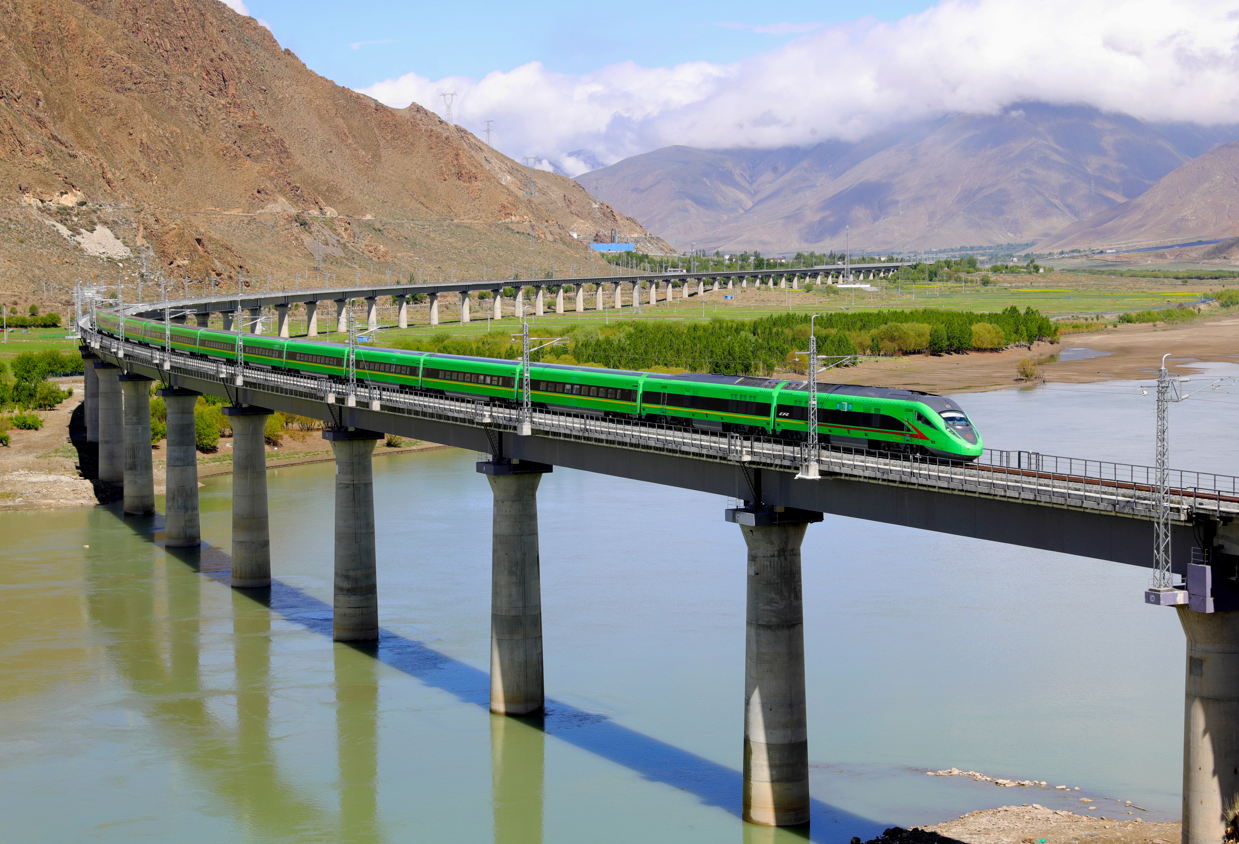 Tibet plans to complete building 4,000km (2,485 miles) of railway lines by 2025. Photo: Xinhua