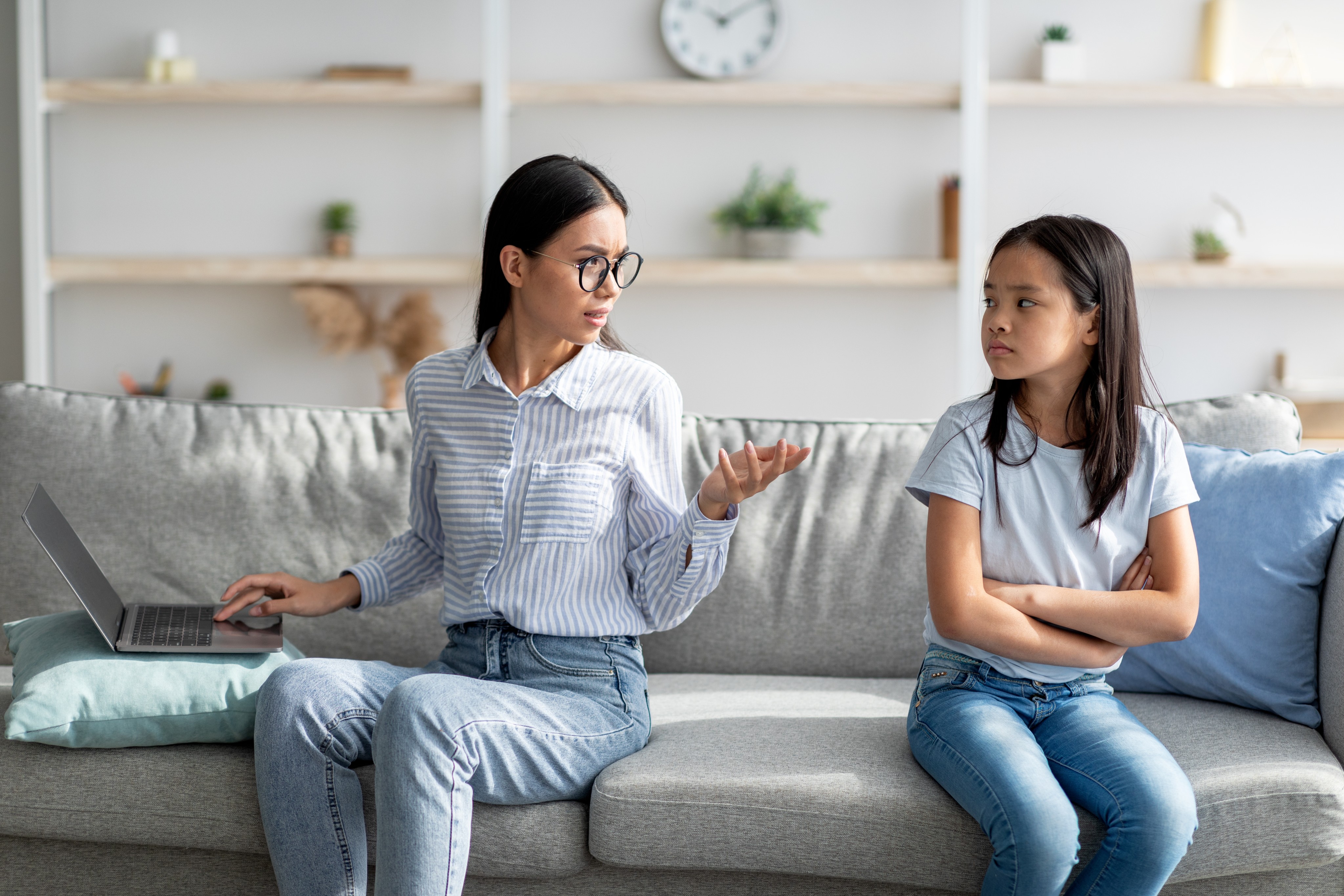 Disconnecting from the office after work hours would allow employees to focus on family and their personal interests. Photo: Shutterstock
