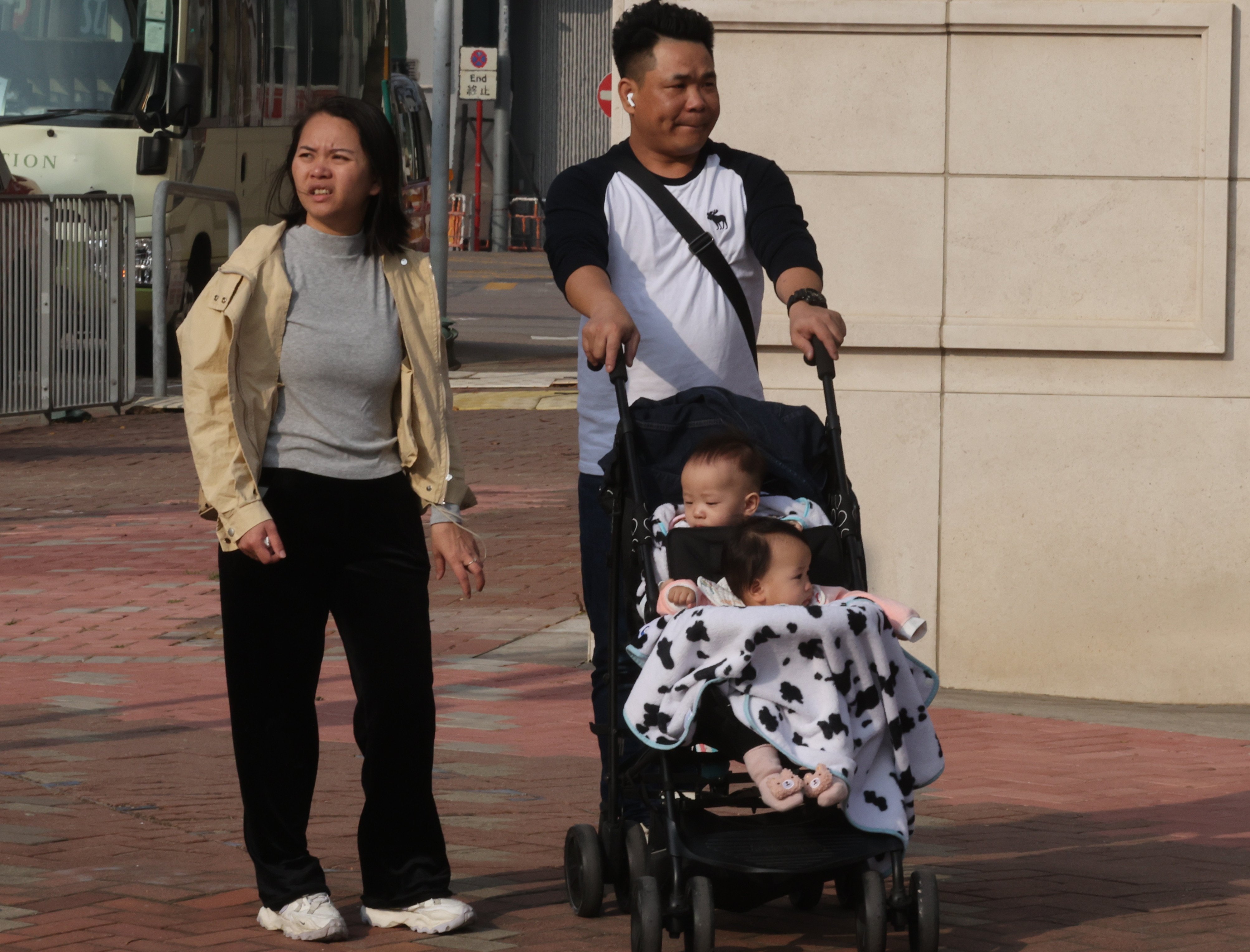 Parents and their babies. Couples seeking assisted reproduction may benefit from tax deductions. Photo: Yik Yeung-man