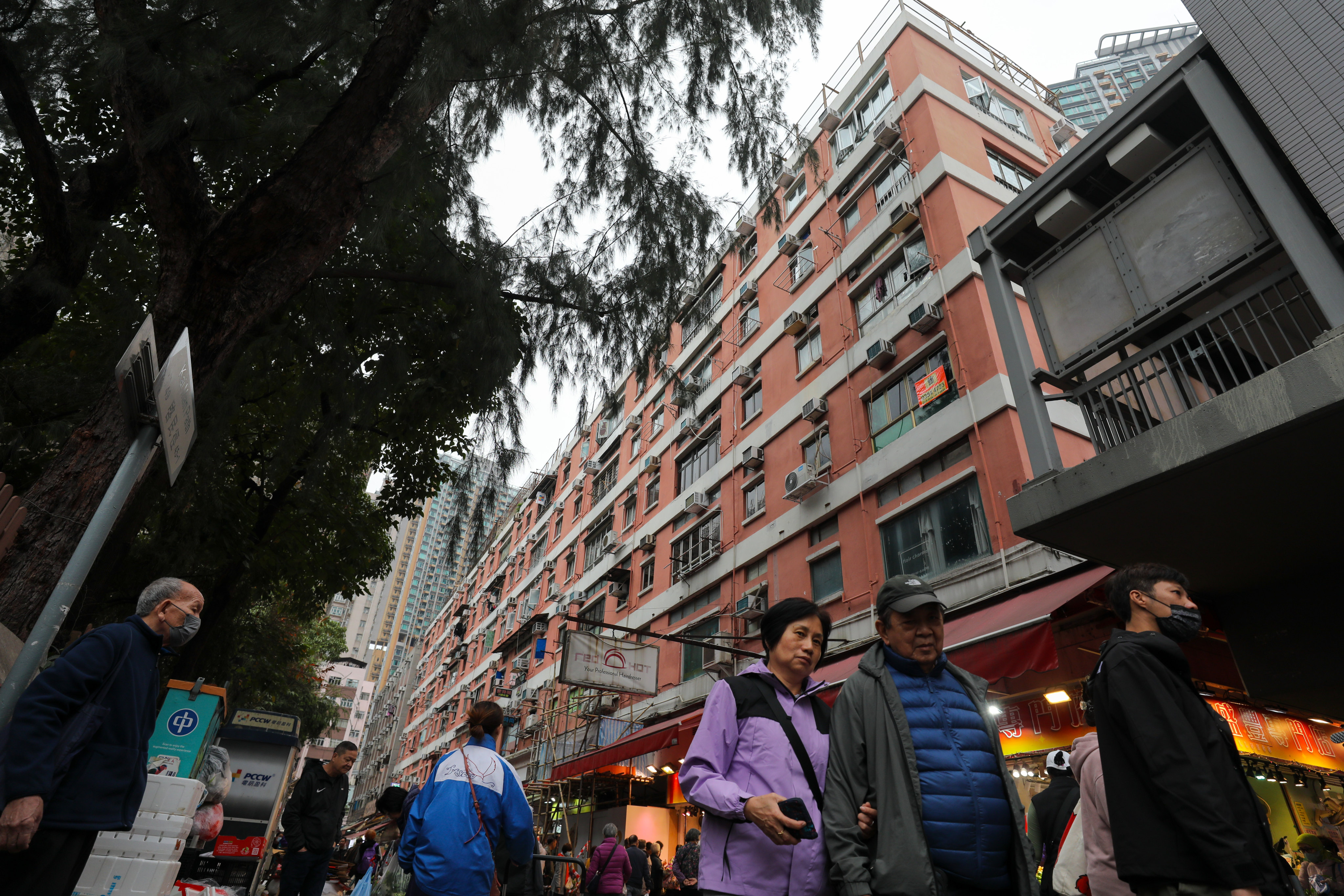 The bodies were found at a second-floor flat in Mei Hang Building on Kai Man Path in Tuen Mun. Photo: Xiaomei Chen