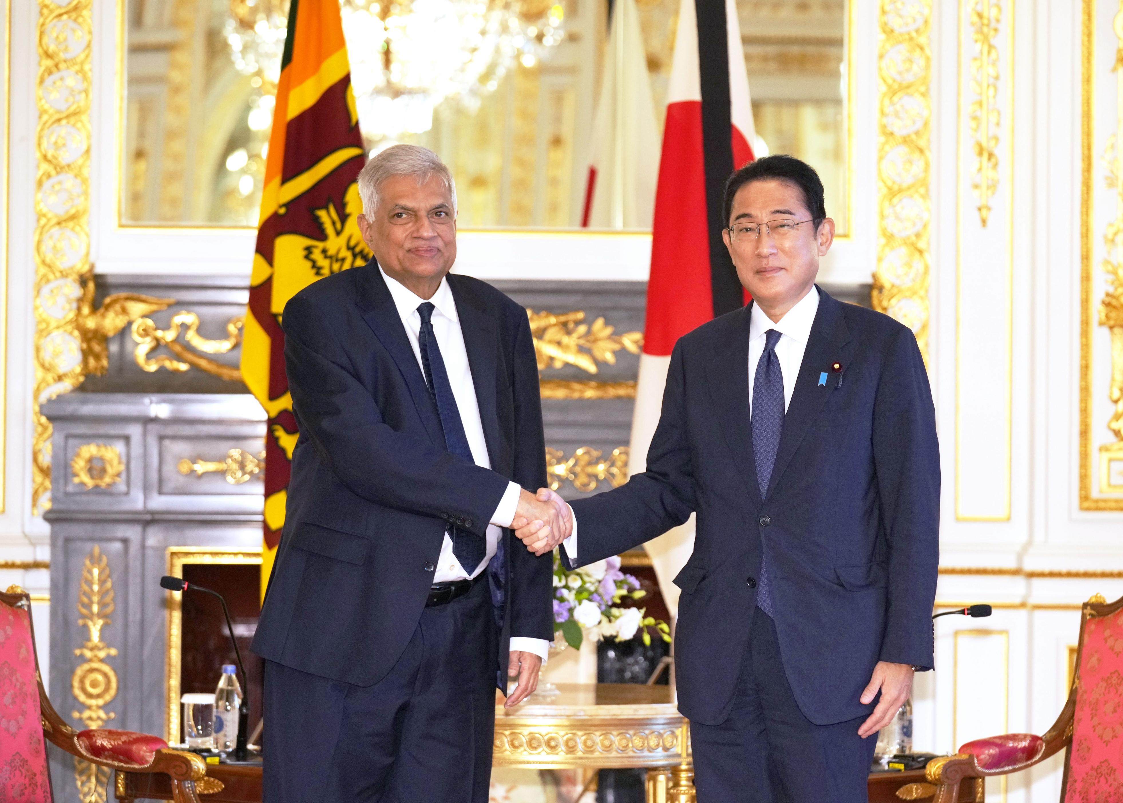 Japanese Prime Minister Fumio Kishida (right) and Sri Lankan President Ranil Wickremesinghe in Tokyo in September 2022. The countries have in recent month begun mending ties strained by the cancellation of a major infrastructure project. Photo: Kyodo