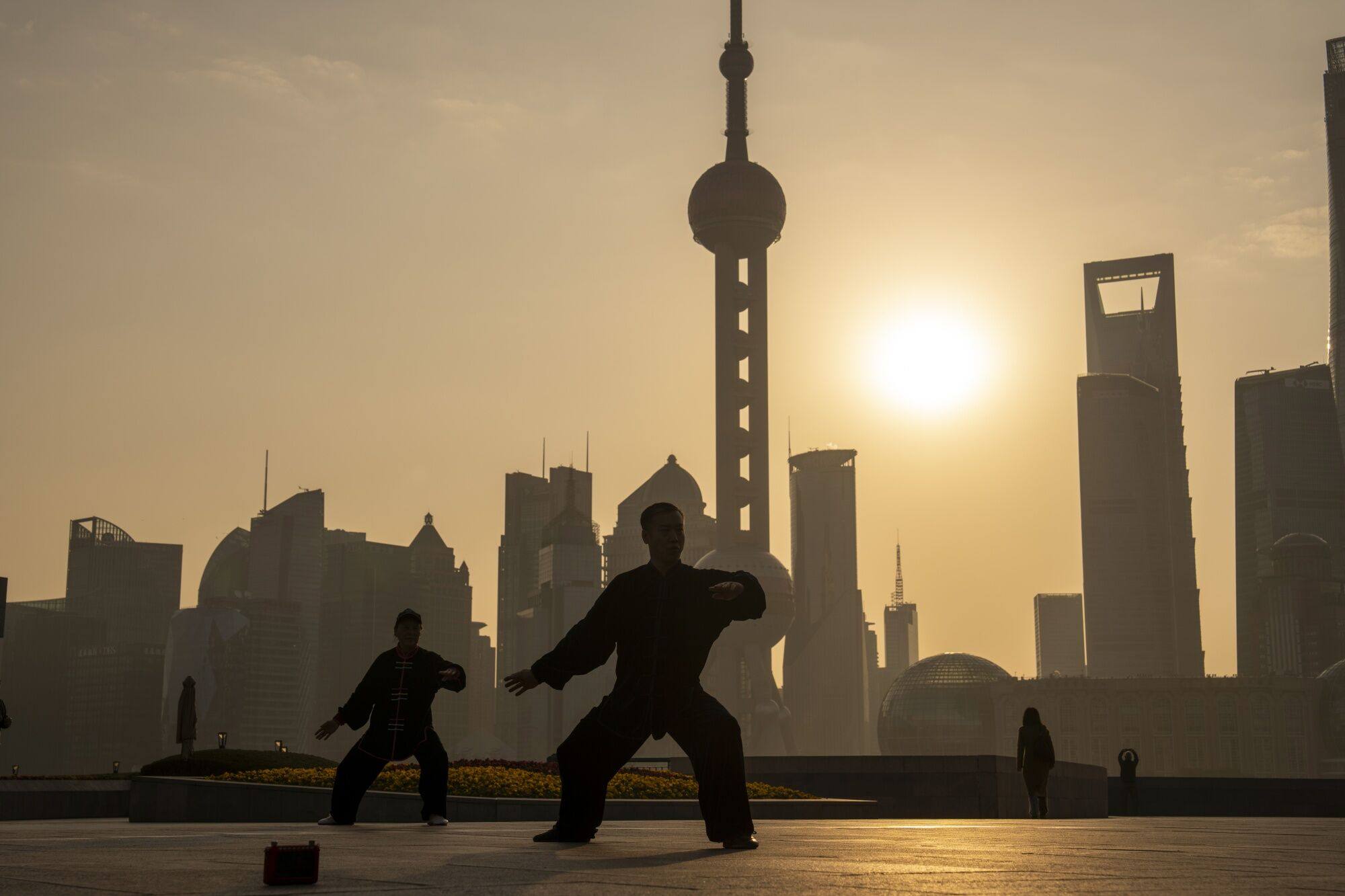 Shanghai’s new action plan to lure back foreign investors takes effect on Friday, but questions have been raised about what exactly it will entail. Photo: Bloomberg