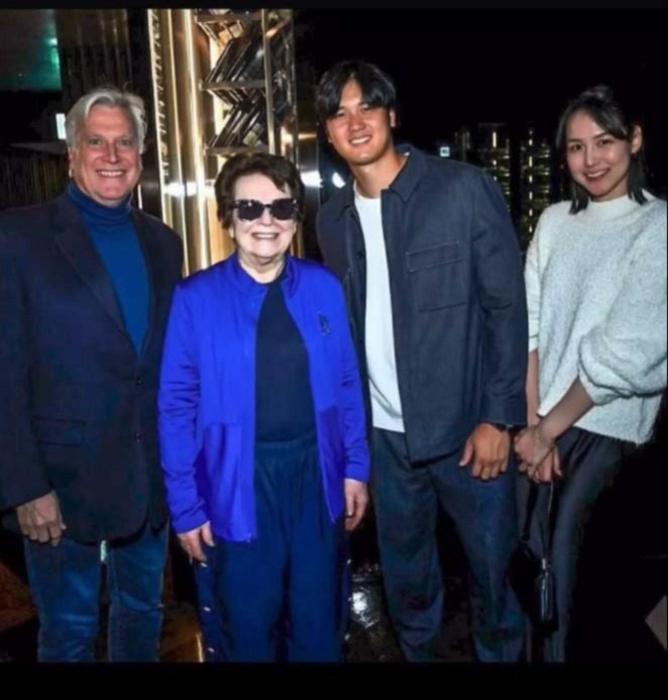 Shohei Ohtani’s wife Mamiko Tanaka (right) was spotted with a Zara bag at the LA Dodgers team dinner in Seoul. Photo: Instagram/jon.soohoo
