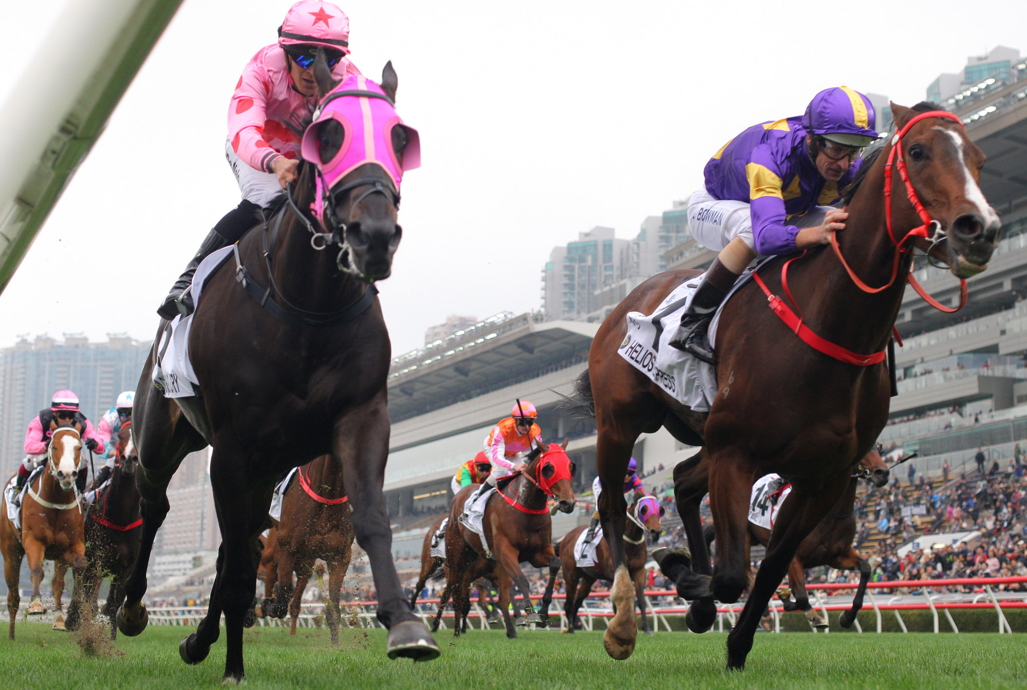 Helios Express (right) lunges to beat Chancheng Glory in the Classic Cup. Photo: Kenneth Chan