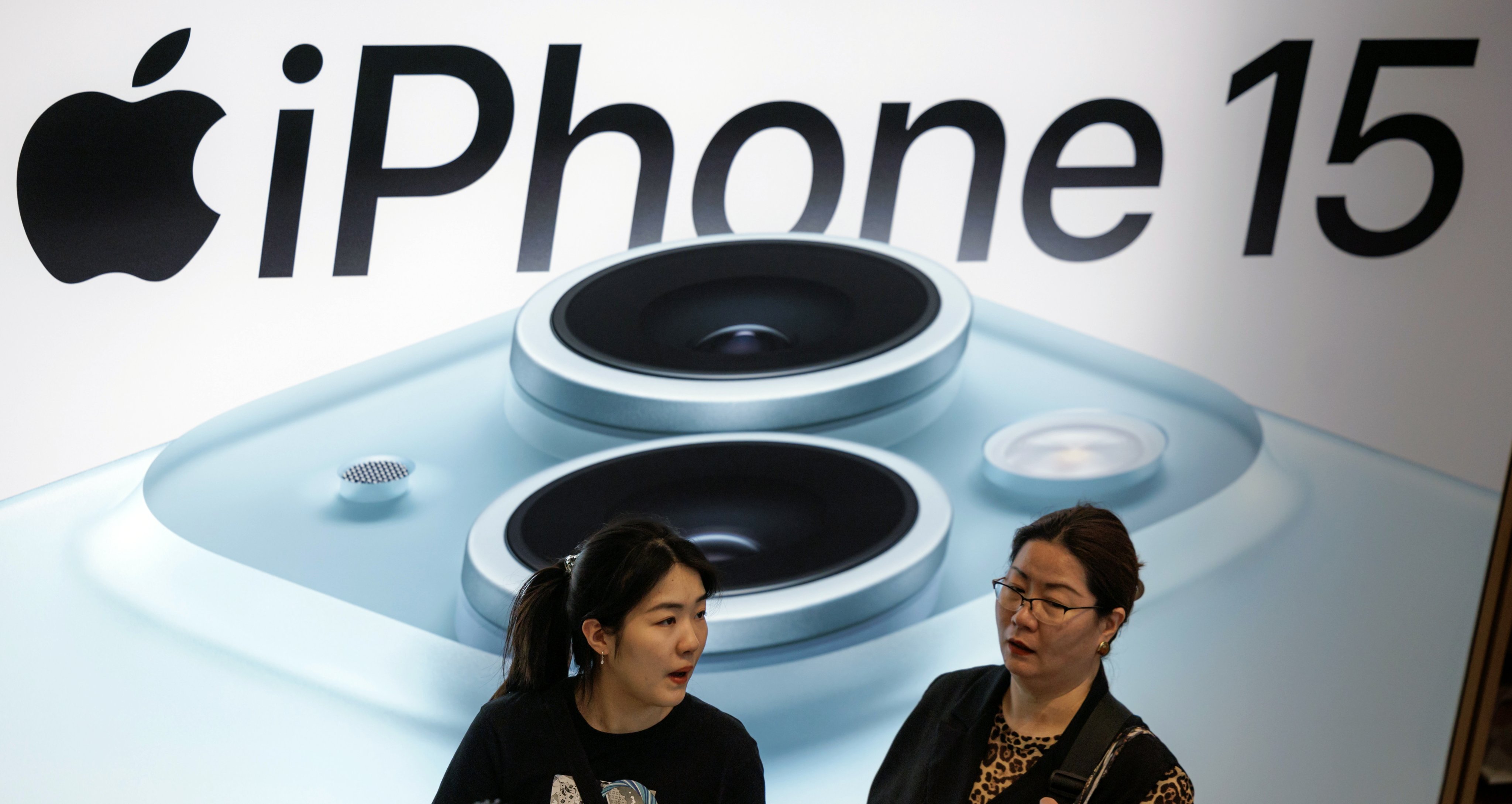 People visit Asia’s largest Apple Store in Shanghai on March 22, 2024. Photo: EPA-EFE