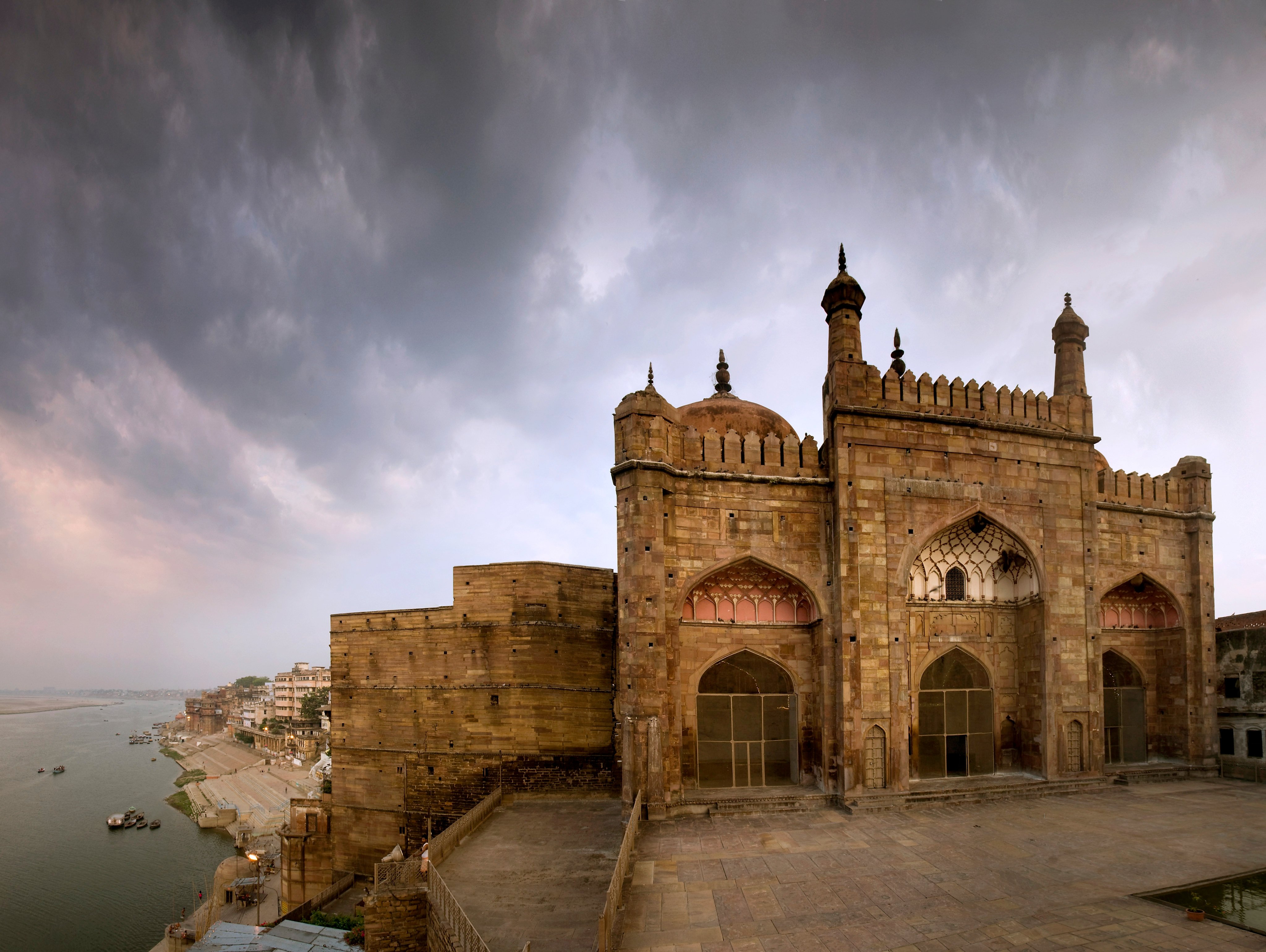 The Alamgir Mosque in Varanasi, one of thousands of monuments in India. Photo: Amit Pasricha/India Lost & Found