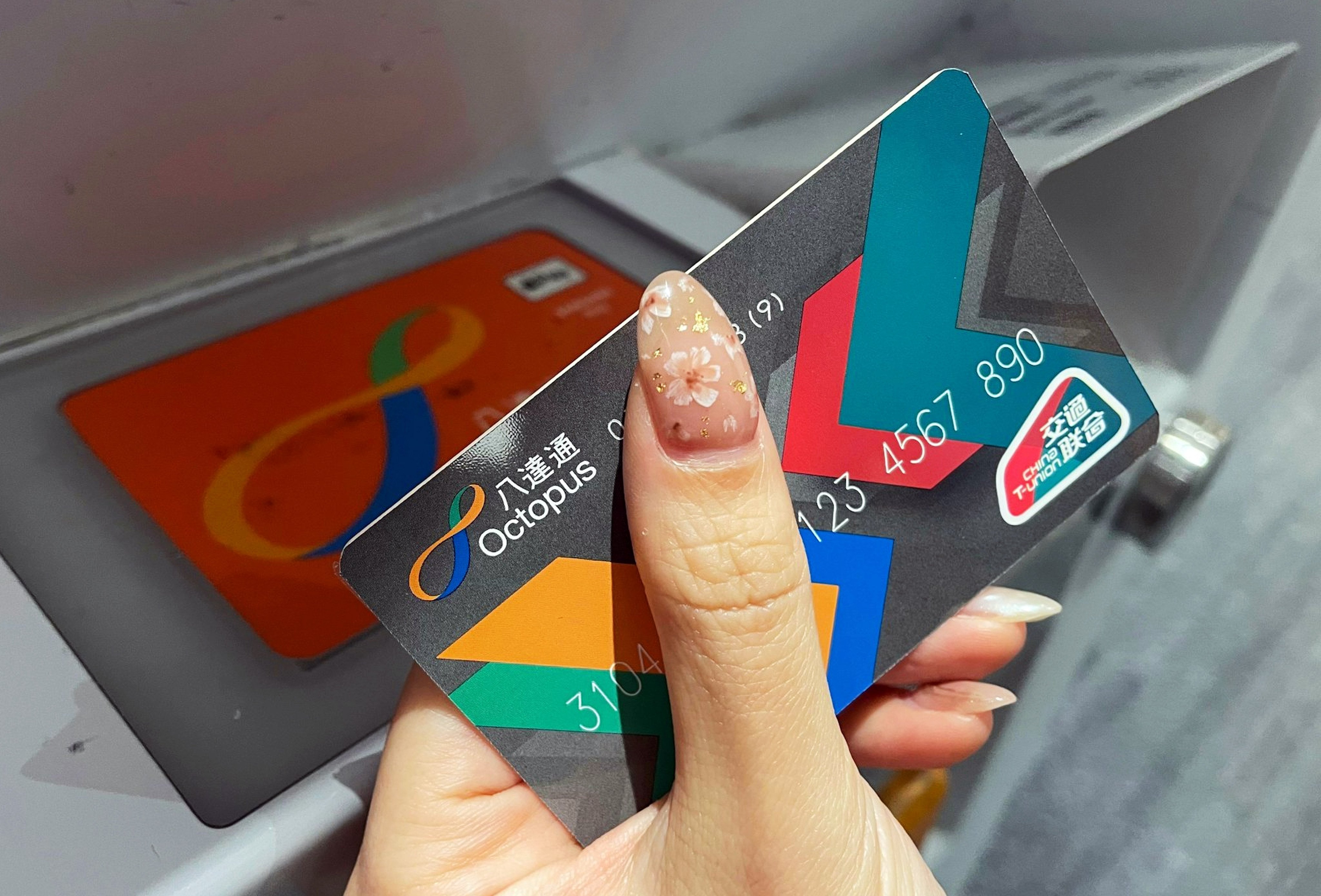 Holders of the new card can tap for rides on public transport bearing the “China T-Union” logos. This comes up to 38,000 public bus routes and 285 rail or ferry services in mainland China. Photo: Handout
