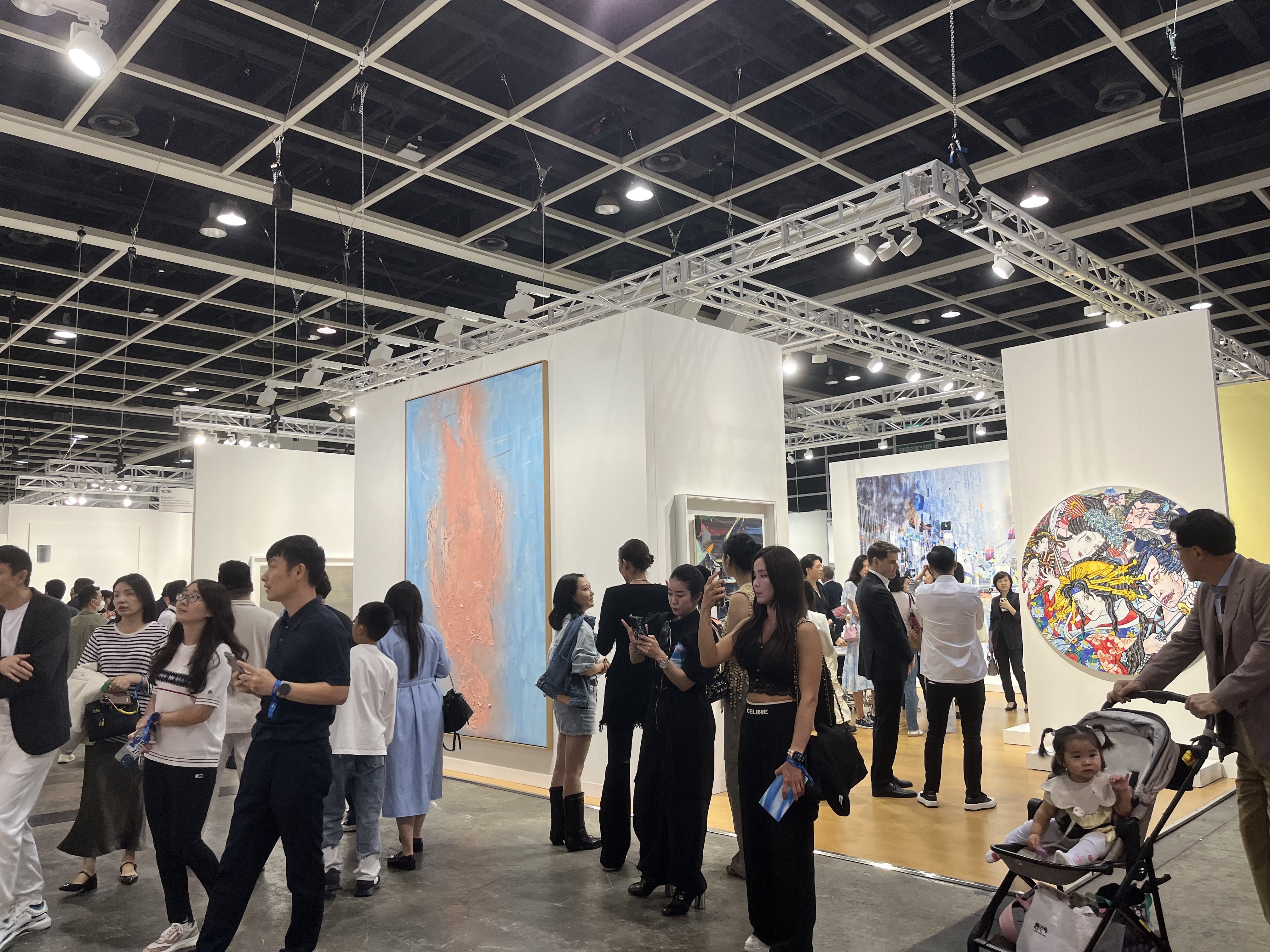 VIPs attend the opening day of the Art Basel Hong Kong contemporary art fair at the Hong Kong Convention and Exhibition Centre. The fair has returned to its pre-pandemic scale, with 242 galleries from 40 countries and territories exhibiting. Photo: Mabel Lui