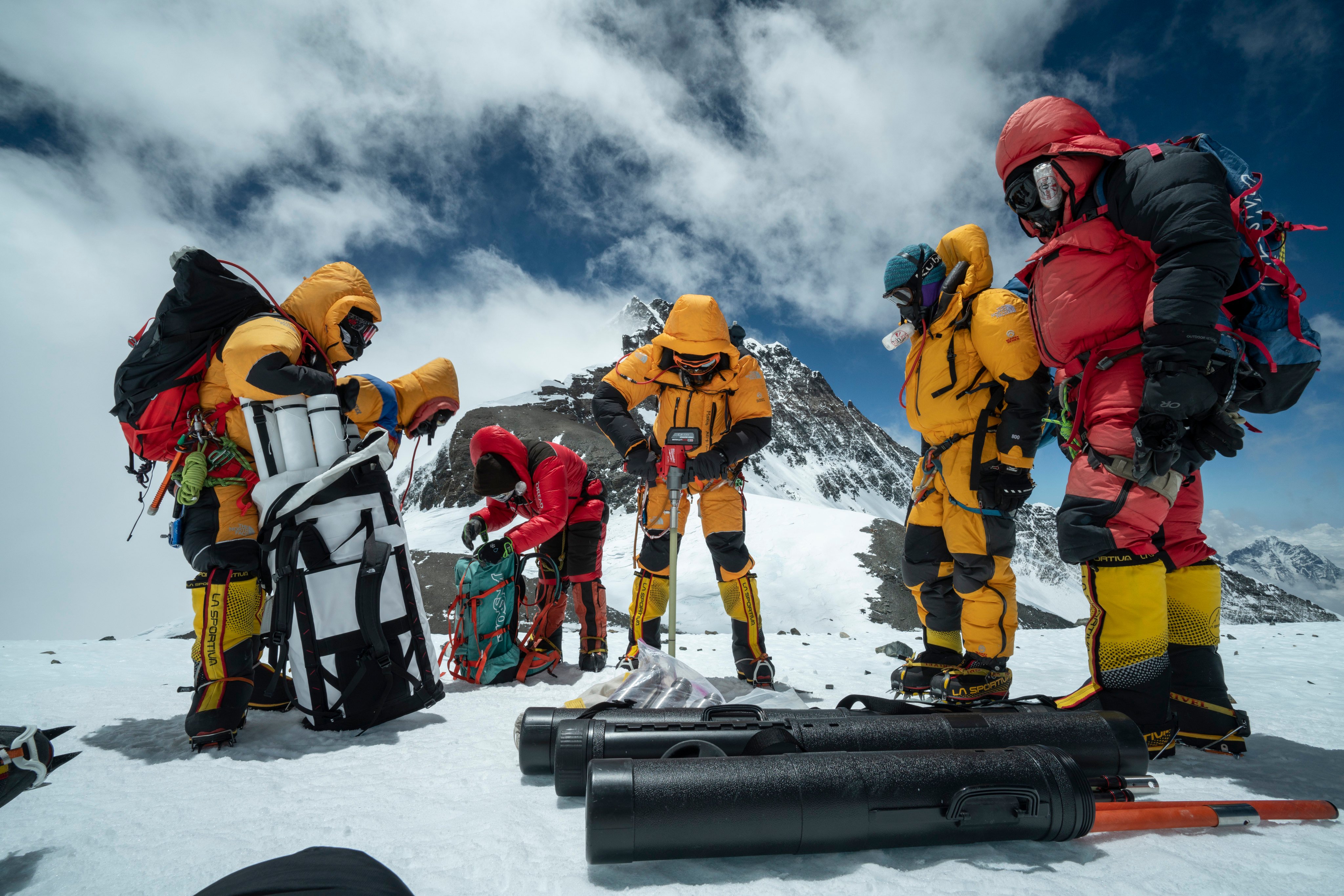 National Geographic Society in partnership with Tribhuvan University, leads an international team of scientists and explorers up Mount Everest to conduct a scientific trip that is believed to be the most comprehensive single scientific expedition to the mountain in history. Photo: National Geographic Society