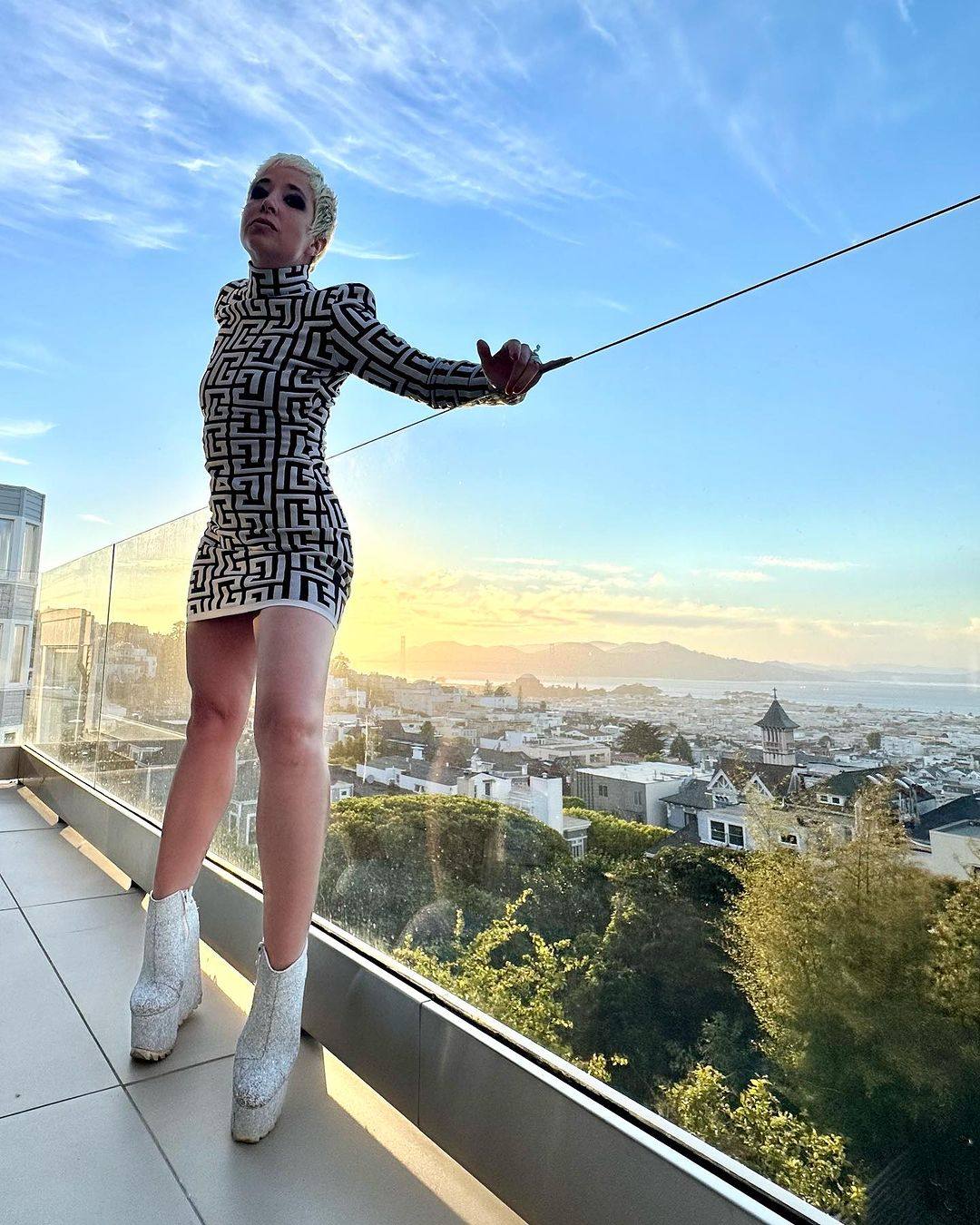 Lisa Archbold claimed the Delta agent said her attire was “revealing” and that airline policy was not to allow passengers dressed that way to travel. Photo: Instagram/djette_kiwi