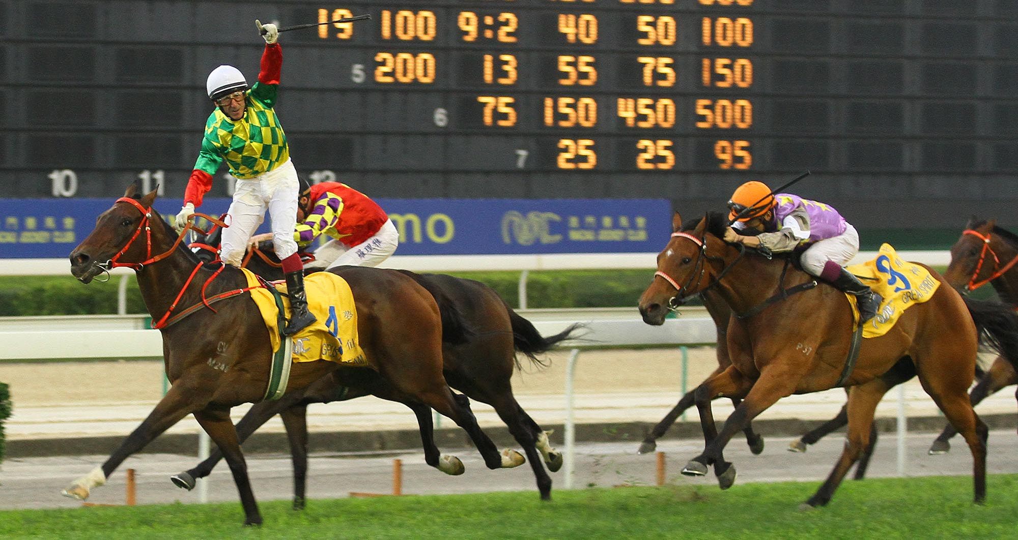 The Dennis Yip-trained Gurus Dream wins the Macau Hong Kong Trophy under Olivier Doleuze in 2015.