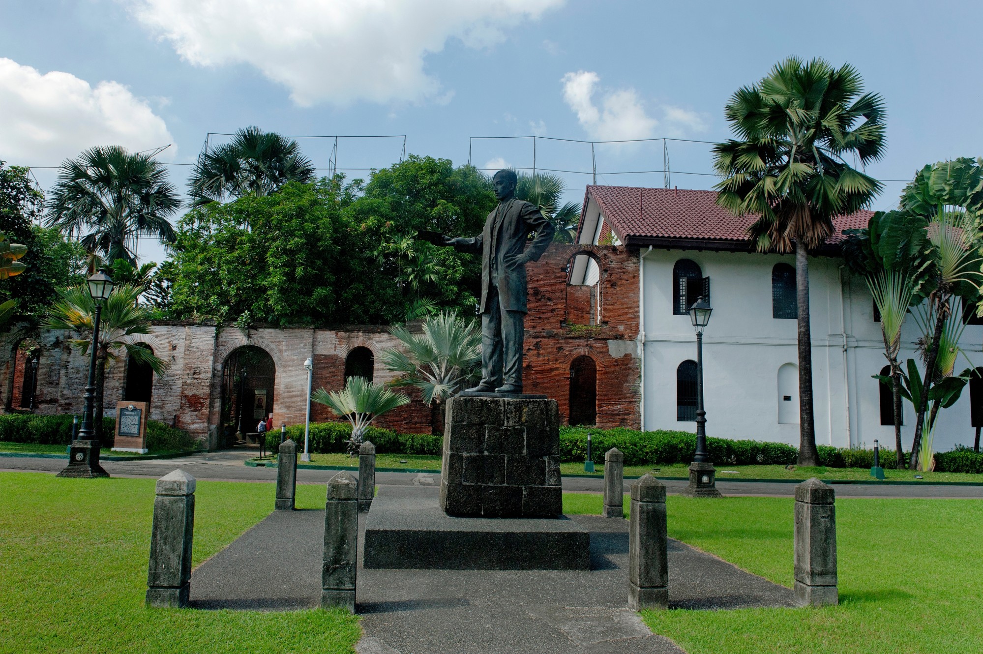 Churches, gardens, dungeons – a cycling tour of Intramuros, Manila, is ...