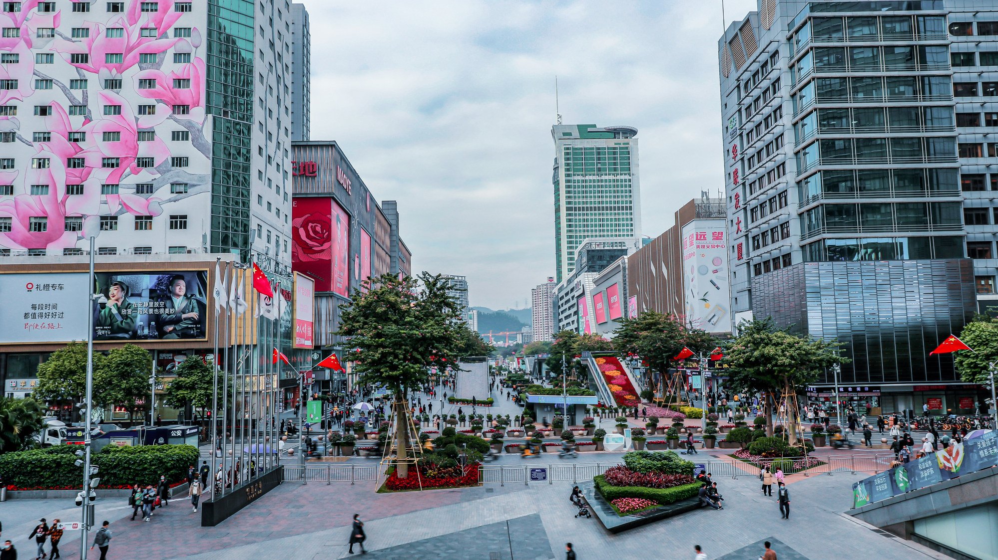 Huaqiangbei, the world’s biggest wholesale electronics marketplace, in the Futian district of tech hub Shenzhen, southern Guangdong province. Photo: Shutterstock