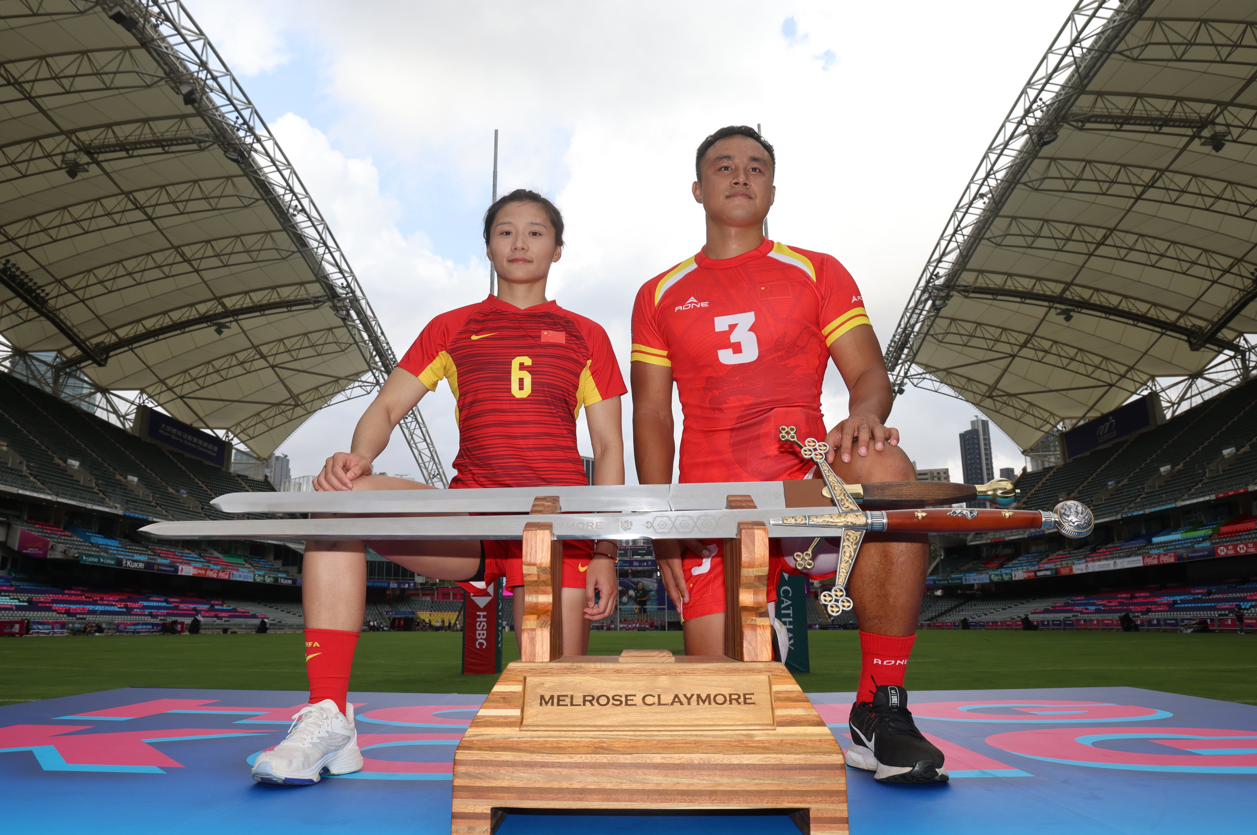 China captains Wang Wanyu (left) and Li Haitao will lead their teams out at Hong Kong Stadium this weekend. Photo: Dickson Lee