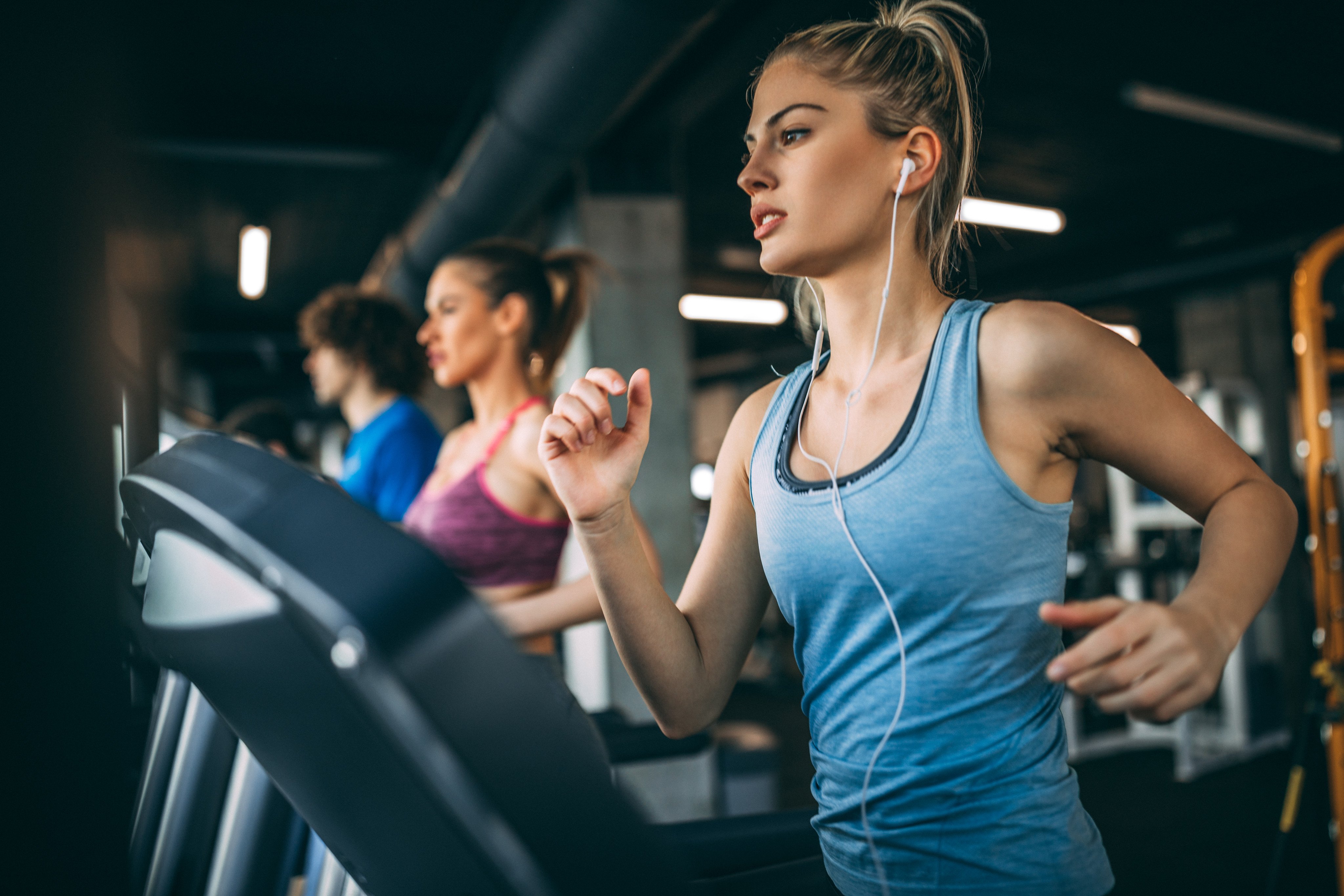 Wearing make-up can block pores through which sweat escapes, a study of college students running on treadmills finds. Photo: Shutterstock