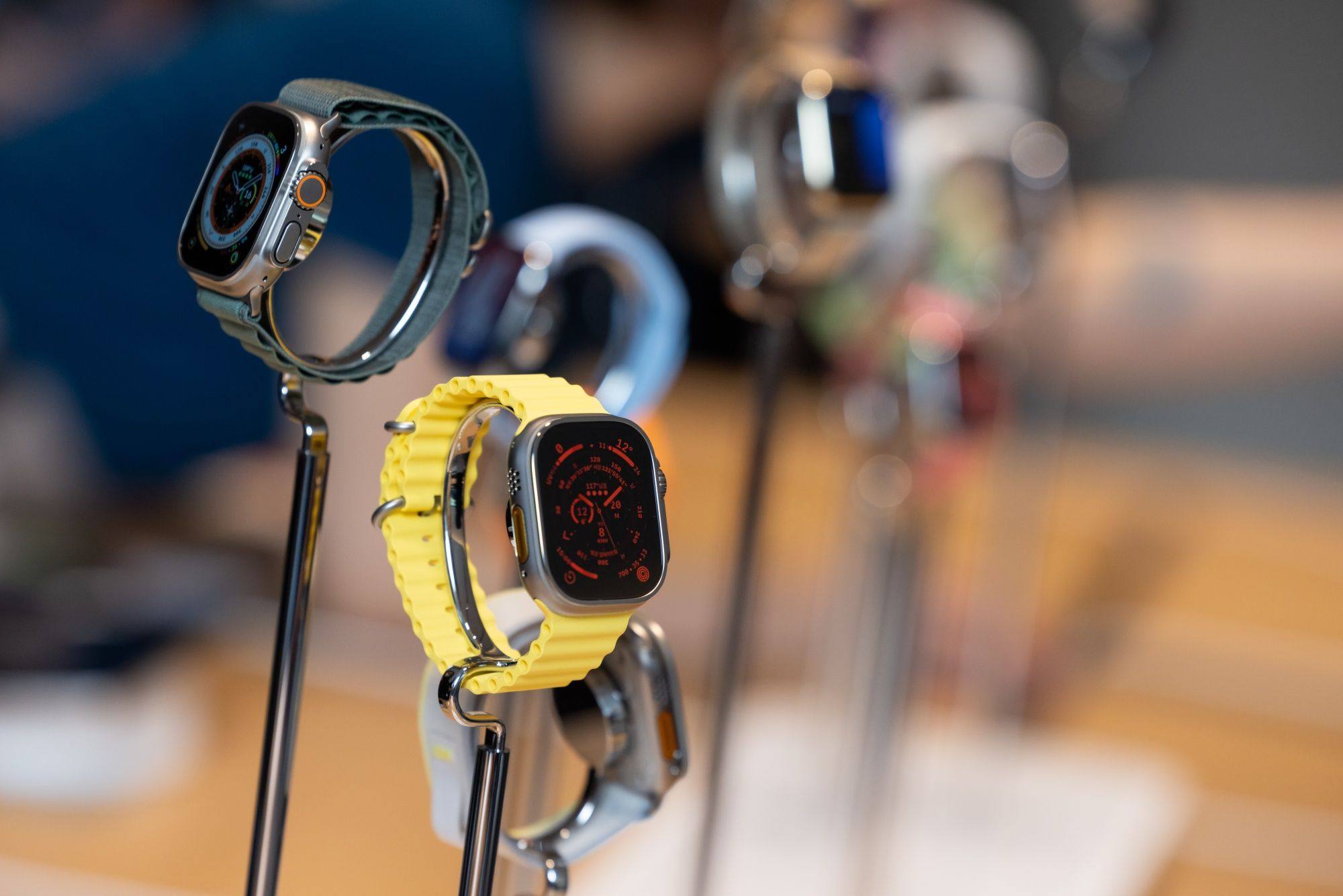 Apple had been trying to make the displays for its smartwatches in house, but the effort proved challenging and it recently scrapped the project. Photo: Bloomberg