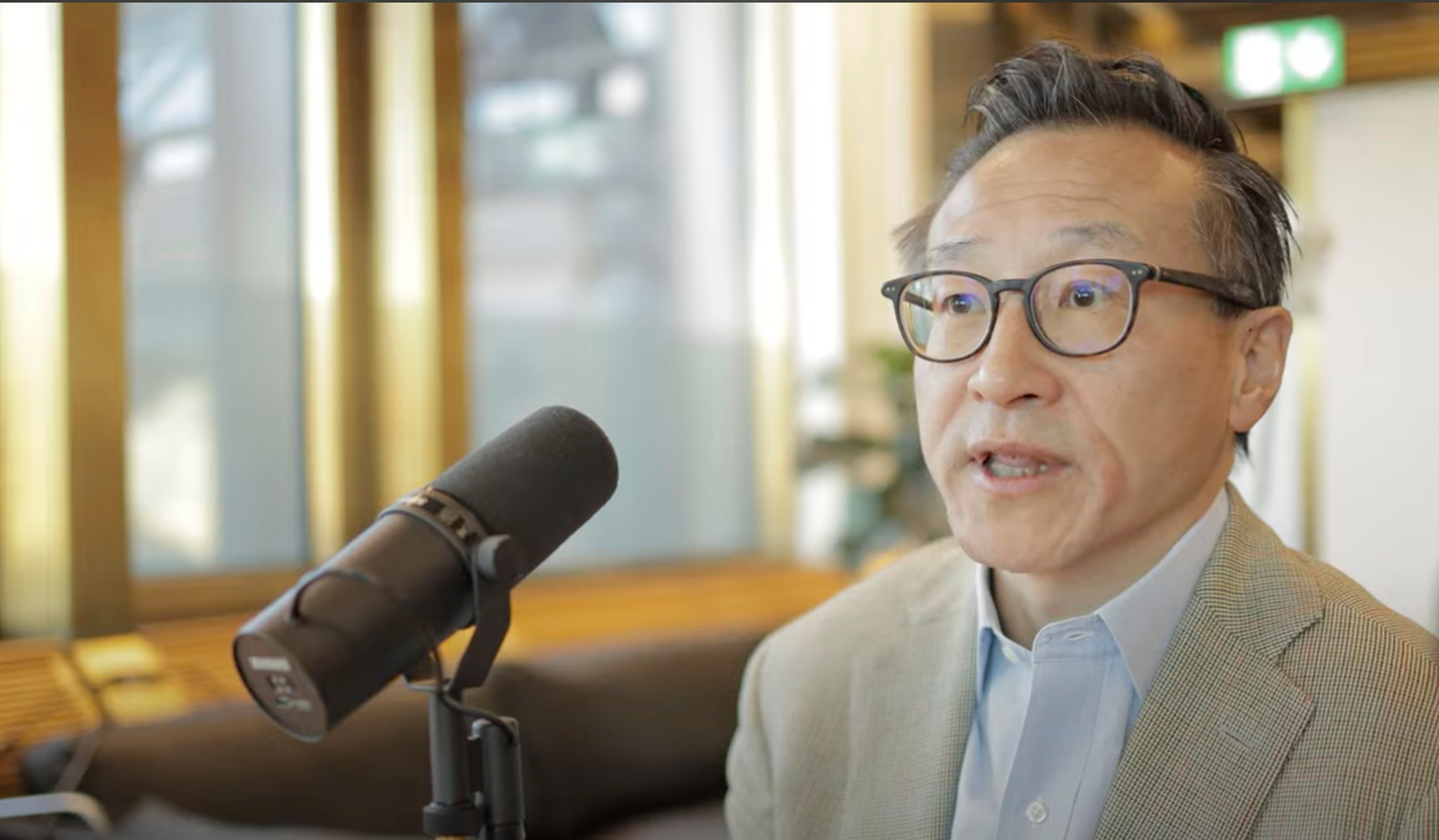 Alibaba Group Holding chairman Joe Tsai speaks with Nicolai Tangen, chief executive of Norges Bank Investment Management, in a podcast interview published on April 3, 2024. Photo: YouTube