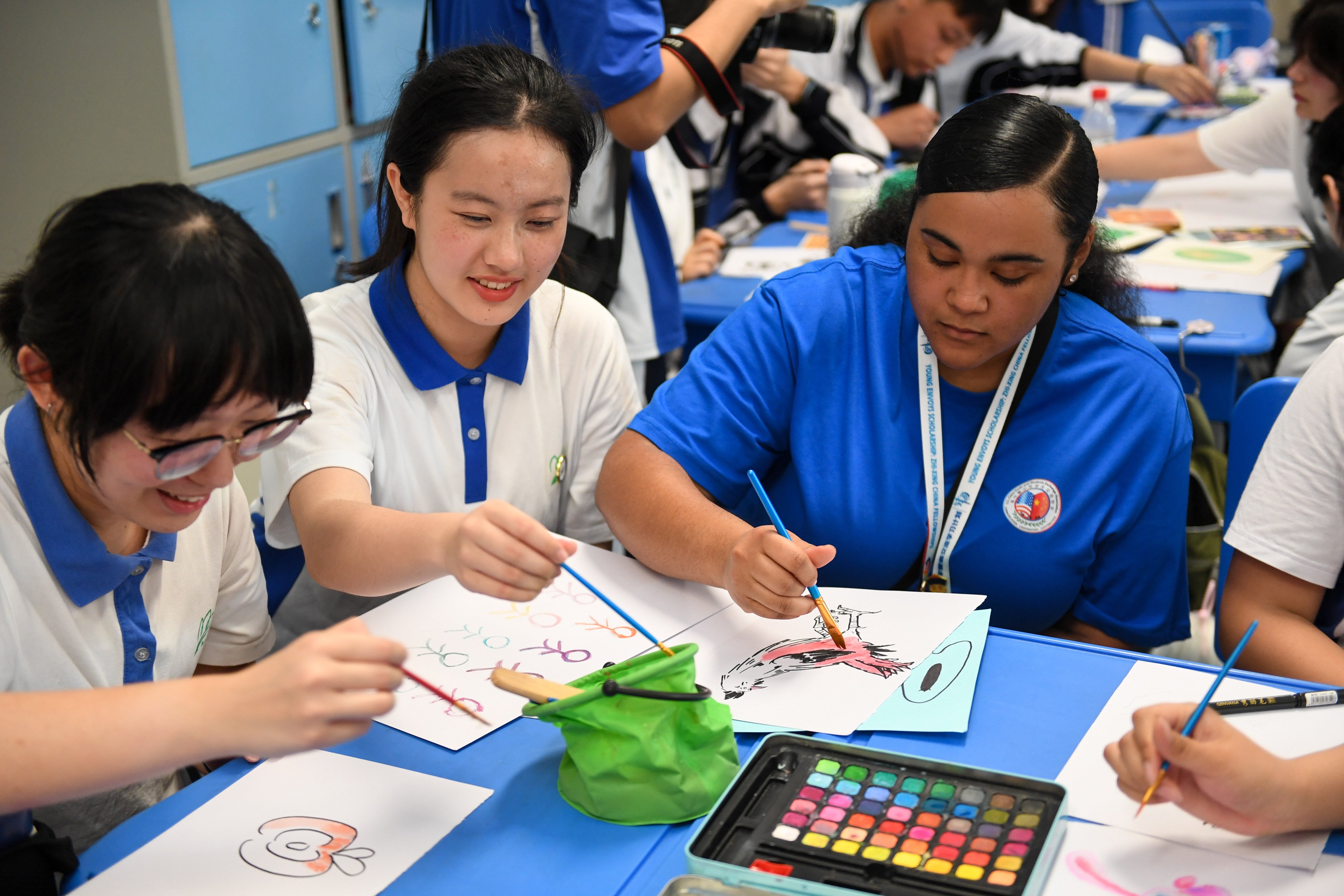 Members of an American high school delegation from the US state of Washington experience Chinese academic life at Shenzhen Nanshan Foreign Language Senior High School in Shenzhen, Guangdong province, on March 25. Photo: Xinhua