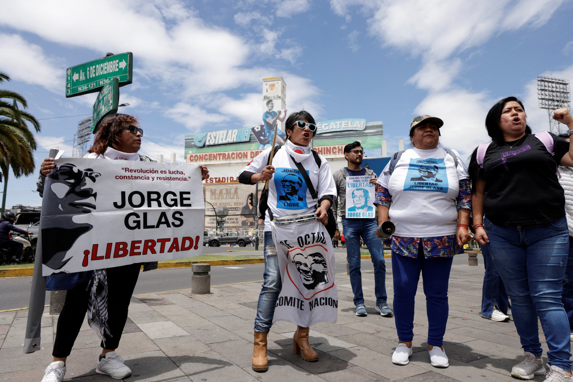 Líderes internacionales condenan a Ecuador tras redada policial en embajada de México