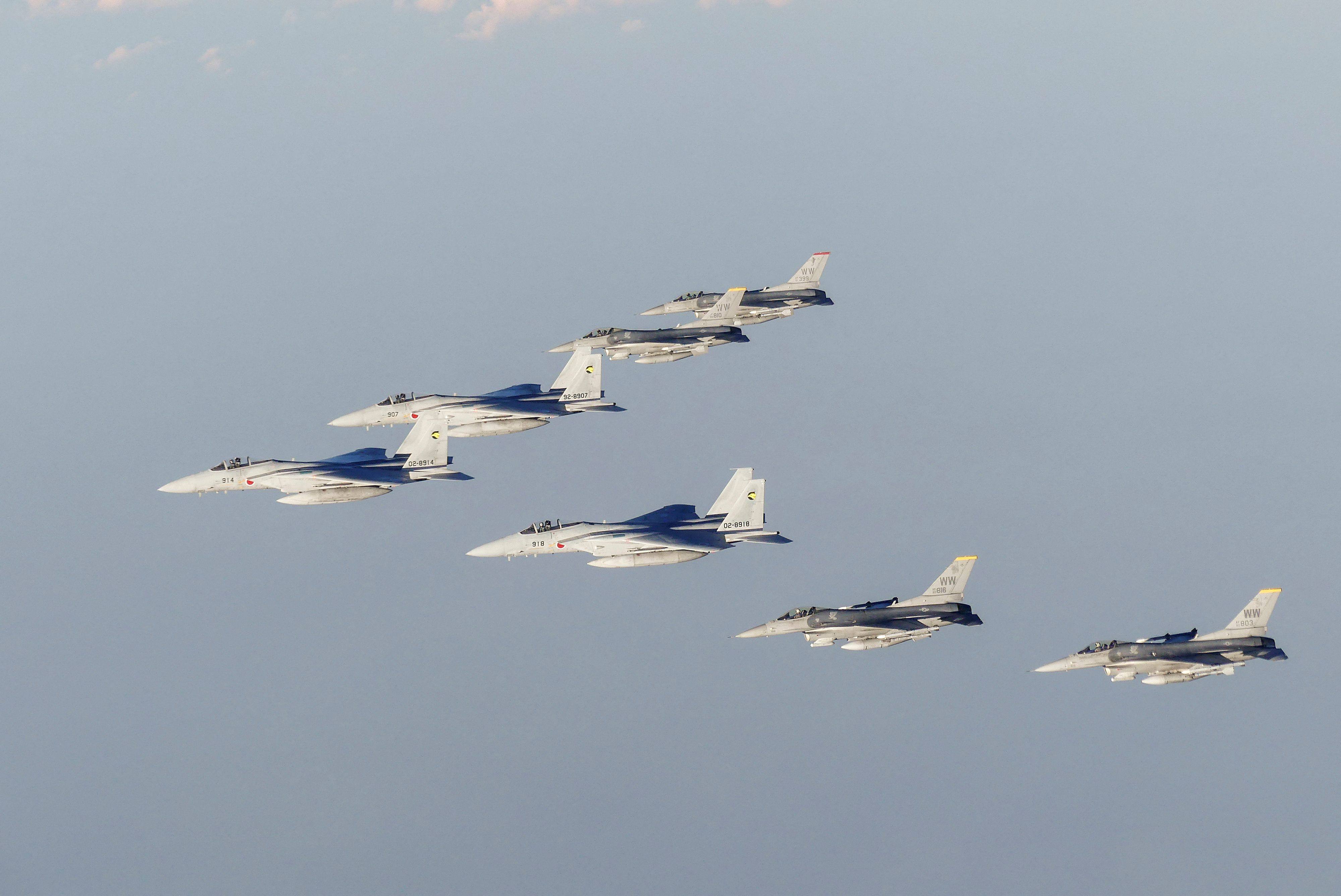 Japanese and American warplanes take part in join military drills in 2022. Photo: Japan’s Defence Ministry/AFP