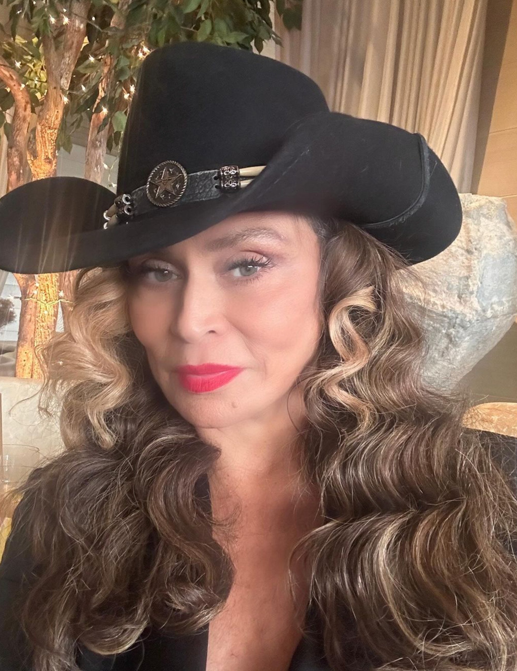 Meet Beyoncé’s mum Tina Knowles, who hangs out with Meghan Markle’s mum