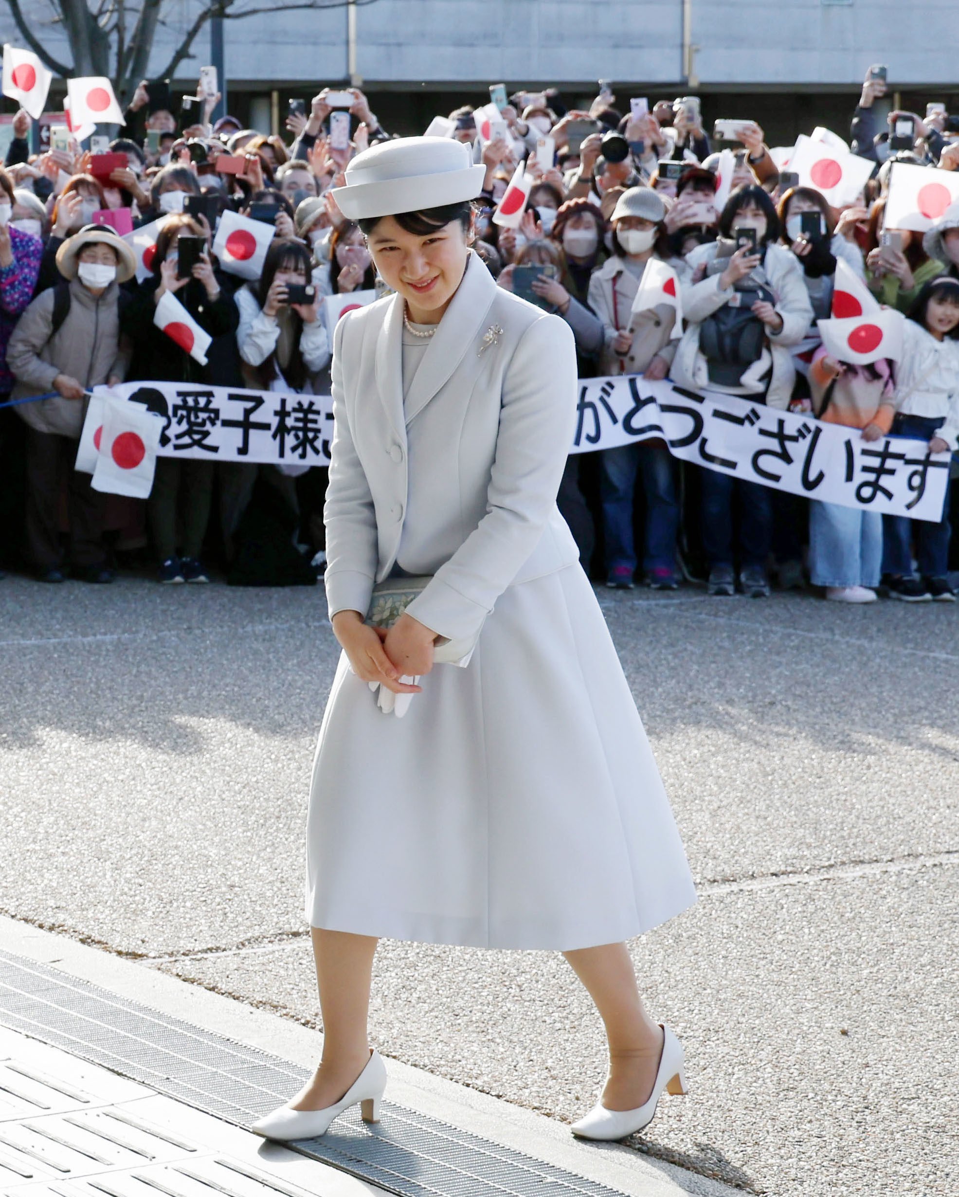 Japanese Princess Aiko arrives in Kashihara, Nara prefecture, on March 27, to visit the mausoleum of emperor Jimmu. Photo: Kyodo