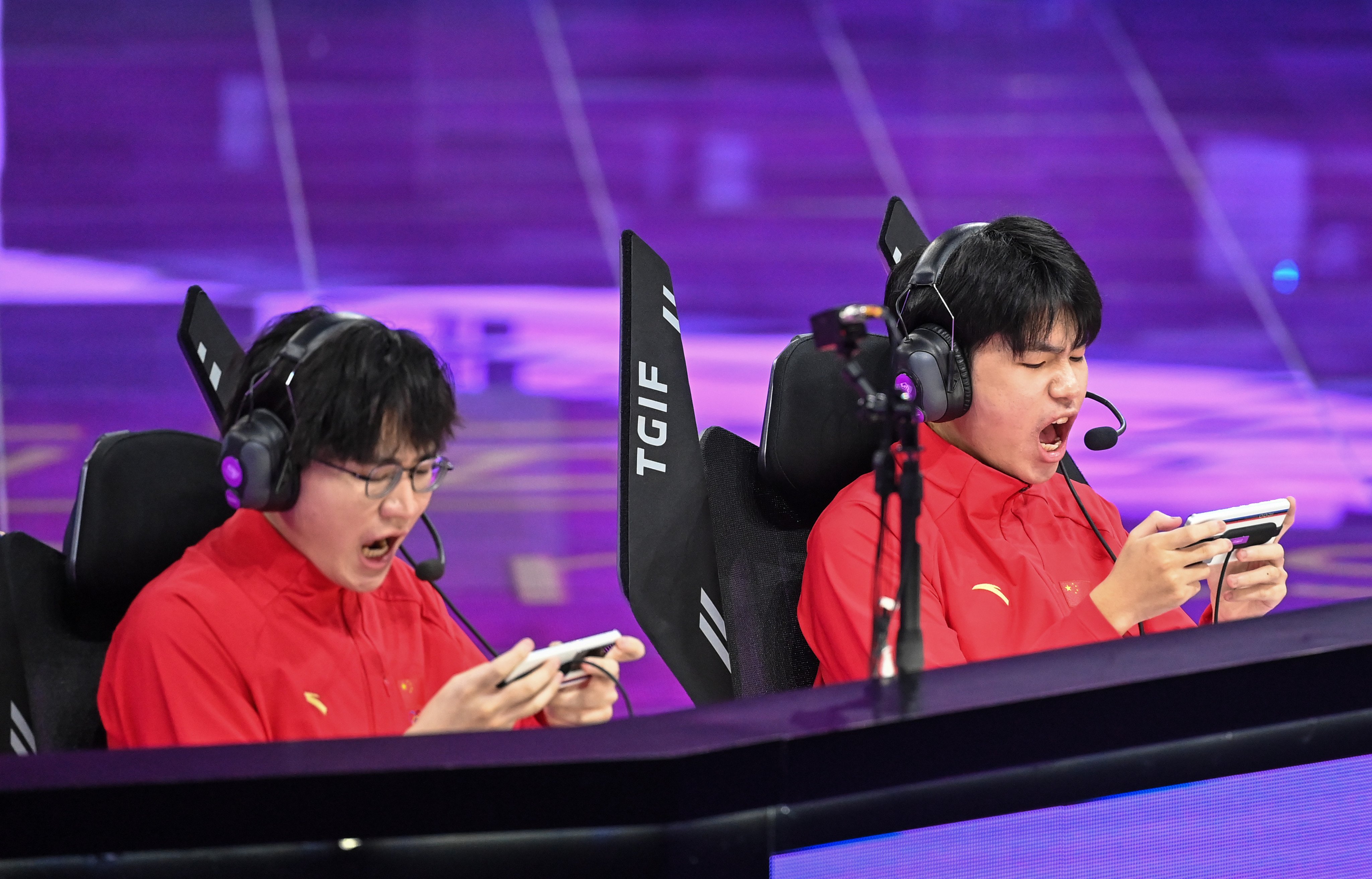 Players compete during an esports match at the 19th Asian Games in Hangzhou, Zhejiang province, Sept. 26, 2023. Photo: Xinhua