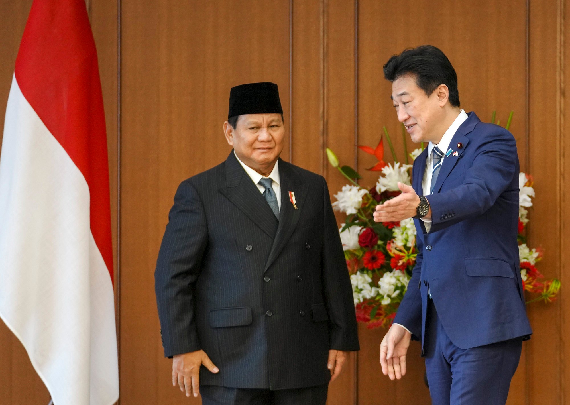 Indonesian Defence Minister Prabowo Subianto (left) with Japanese counterpart Minoru Kihara at the Defence Ministry in Tokyo, Japan, on April 3. Photo: Pool via AP